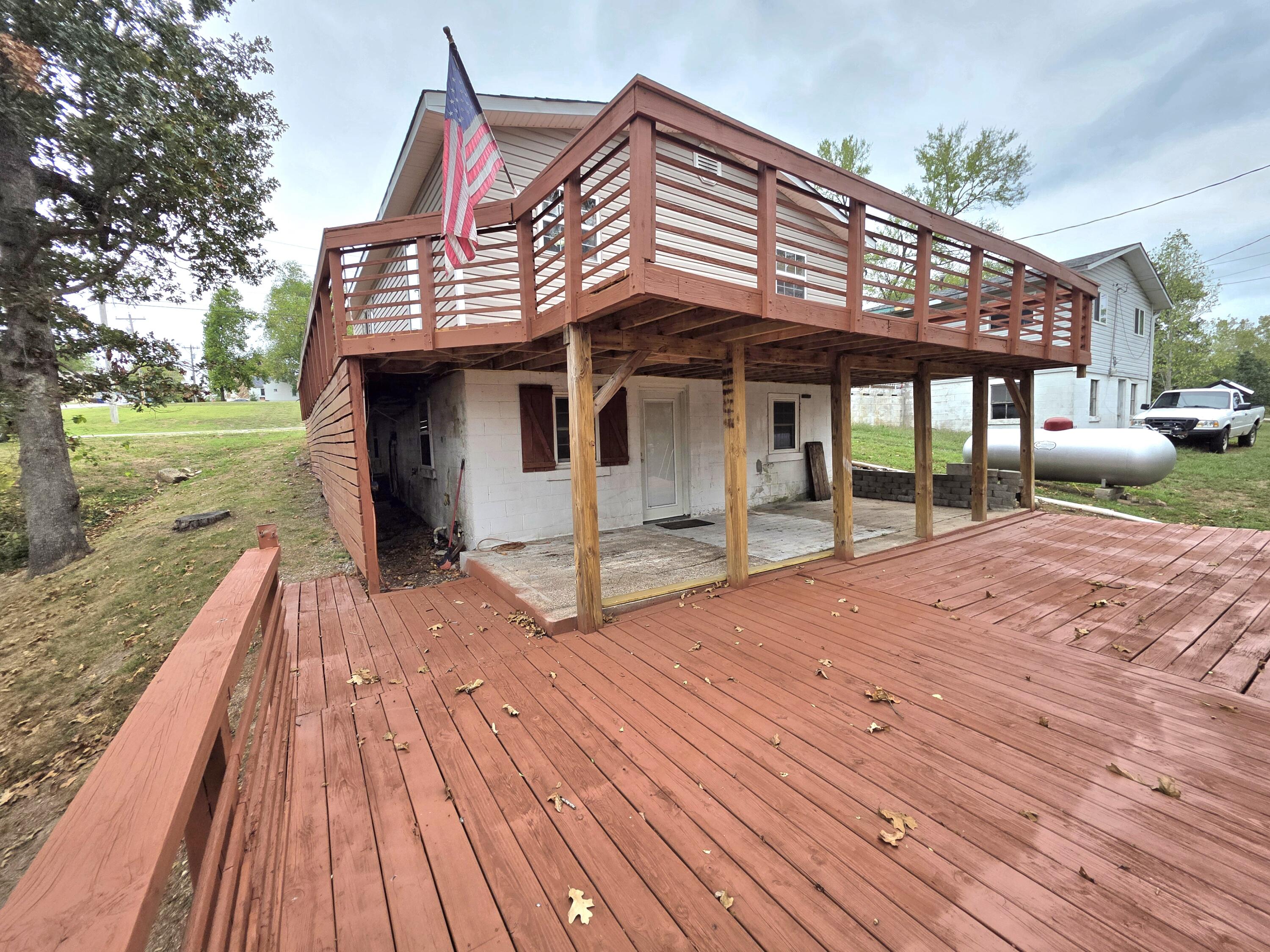 main property photo 31