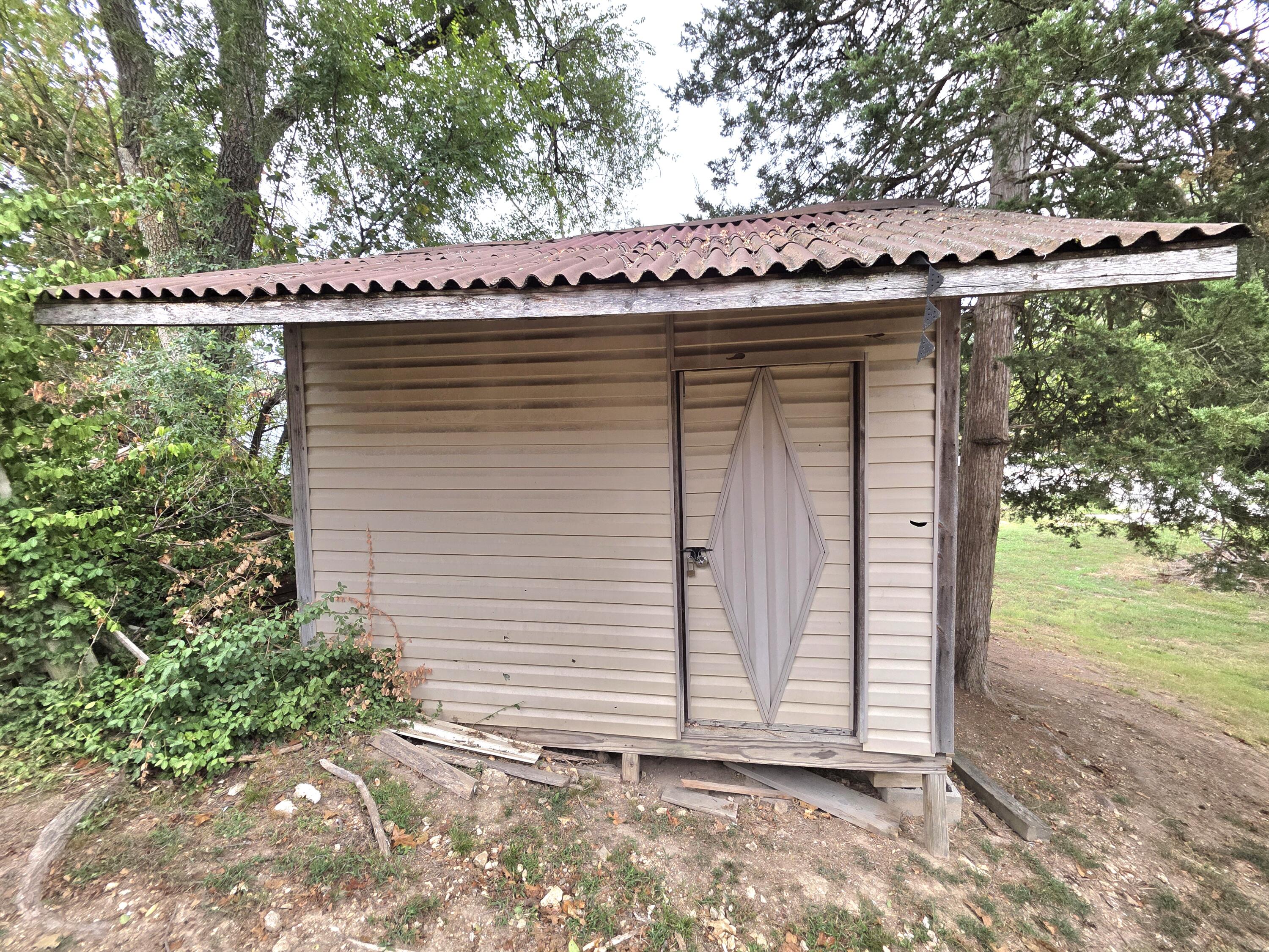 main property photo 32