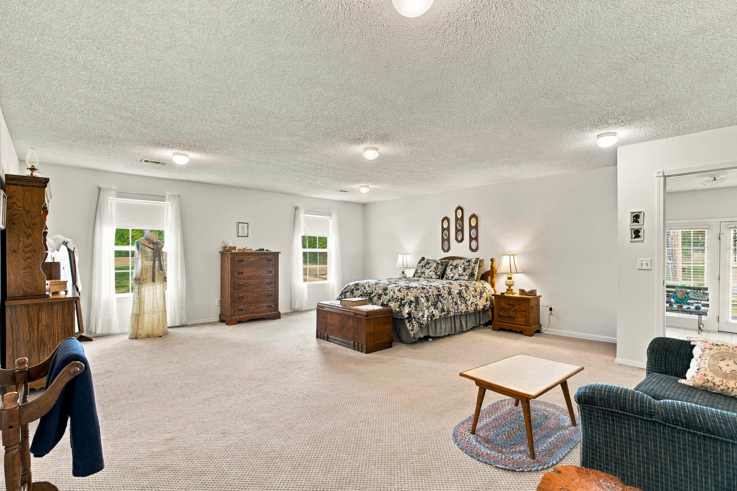 main property photo 28