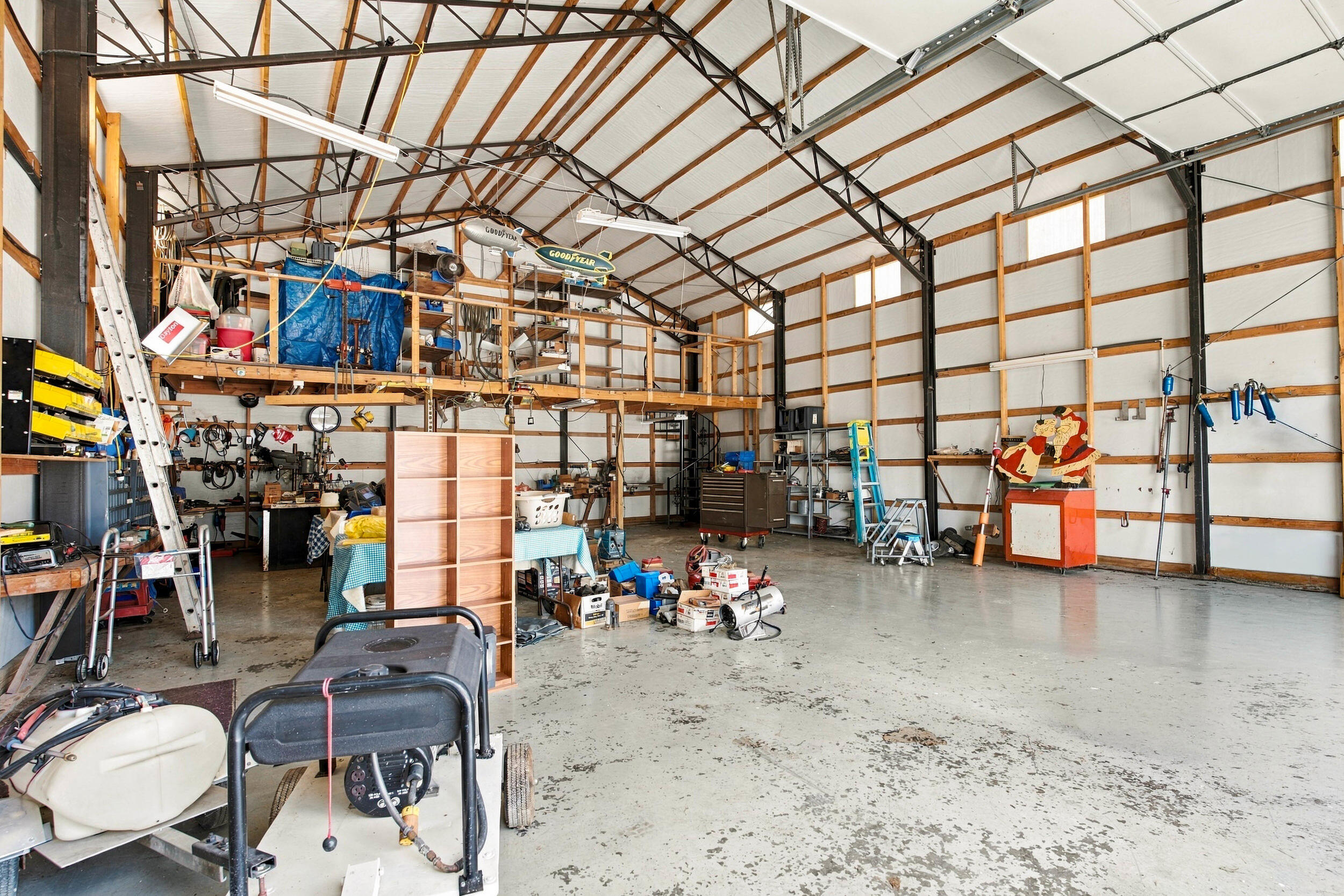 main property photo 50