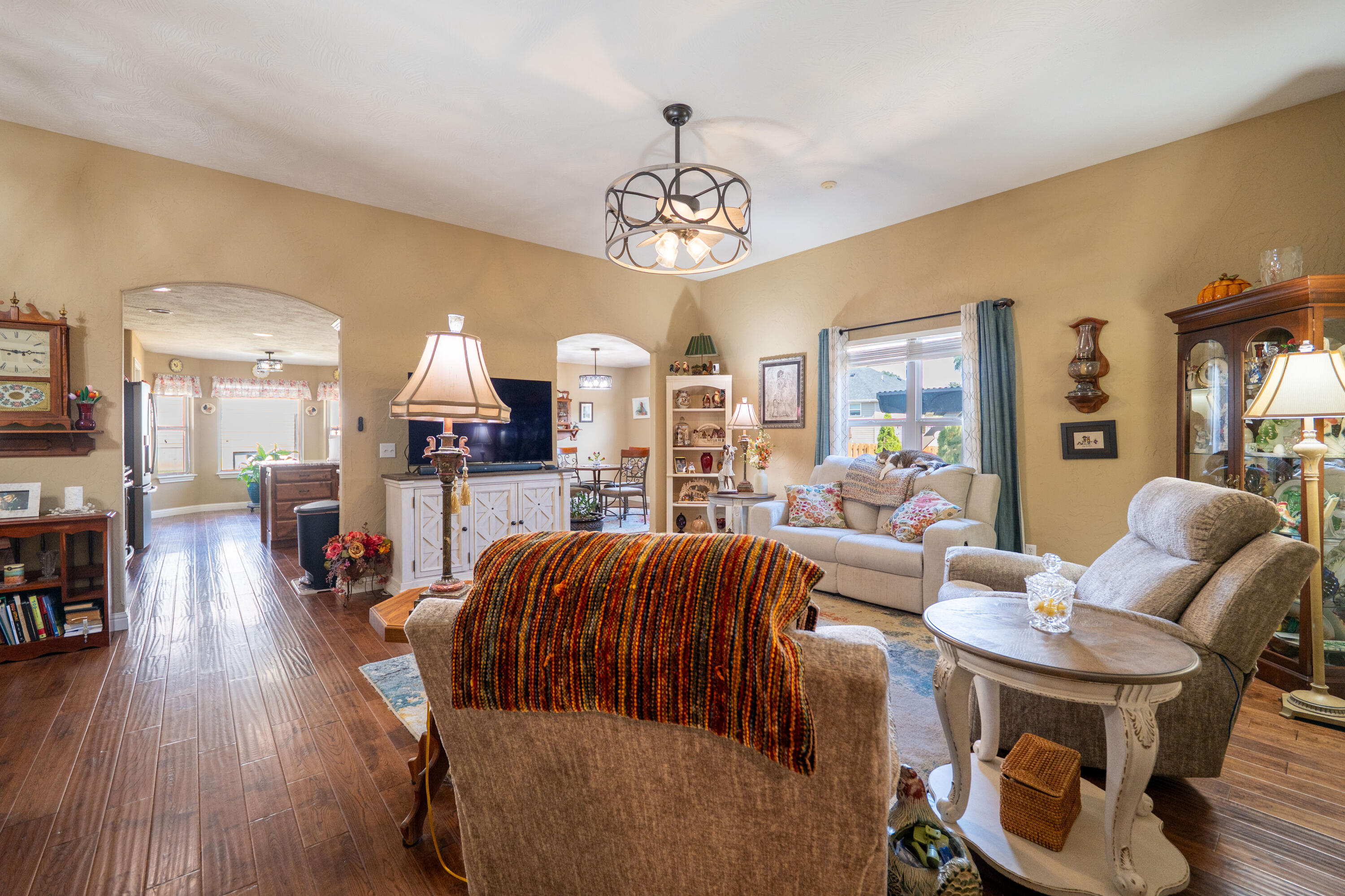 main property photo 14