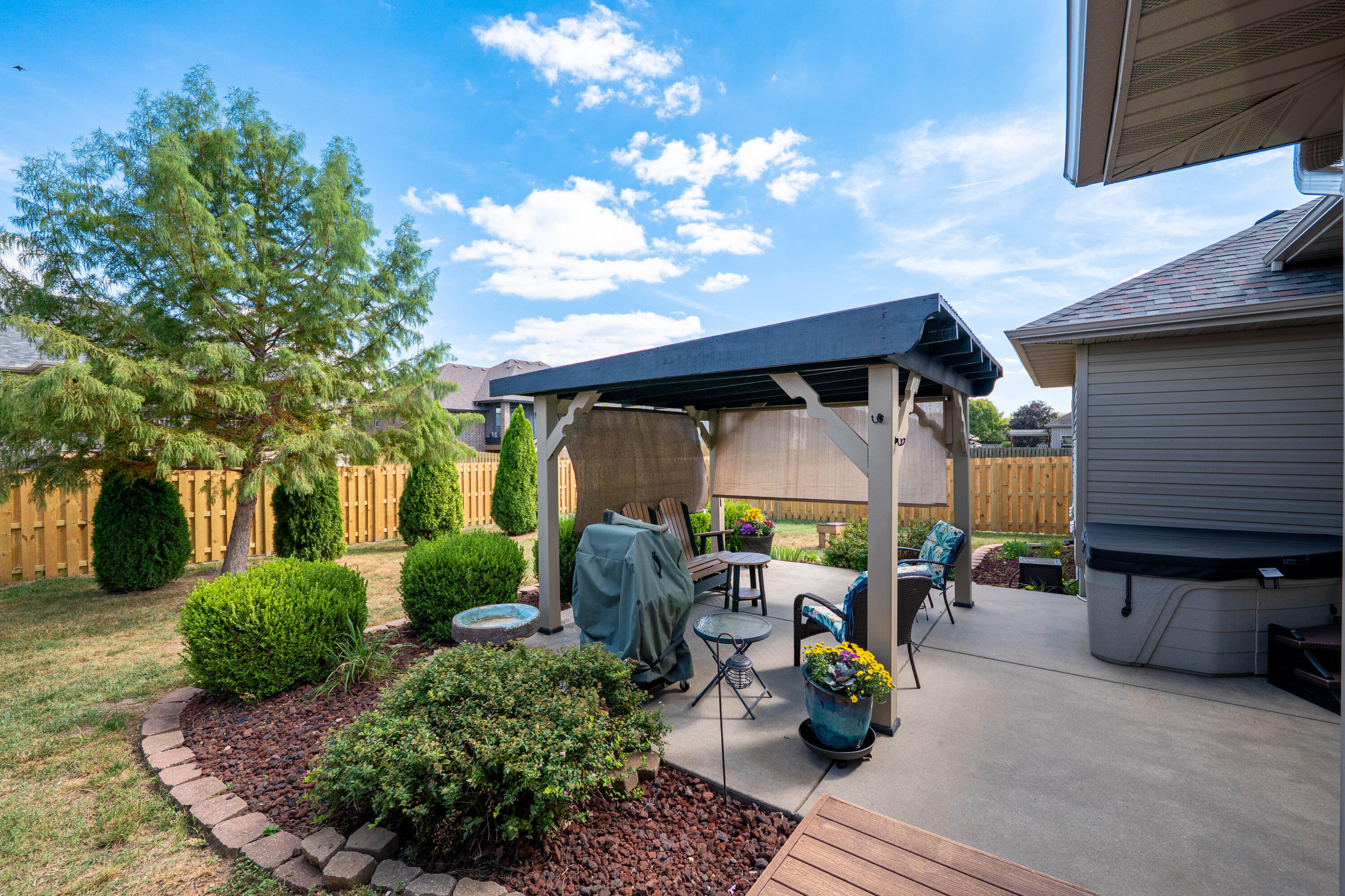 main property photo 31