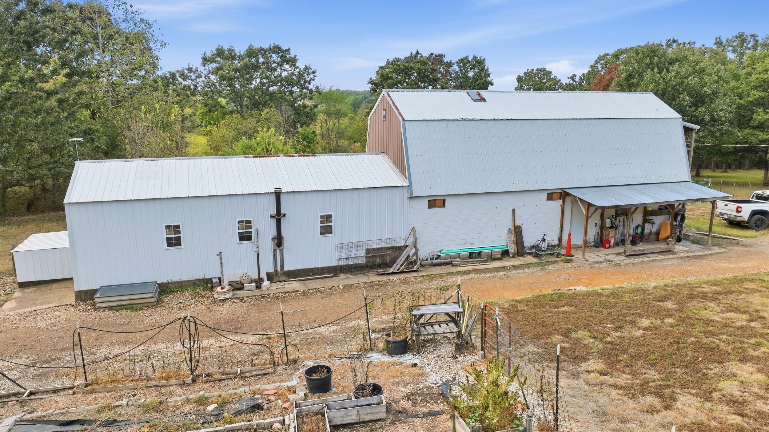 main property photo 18