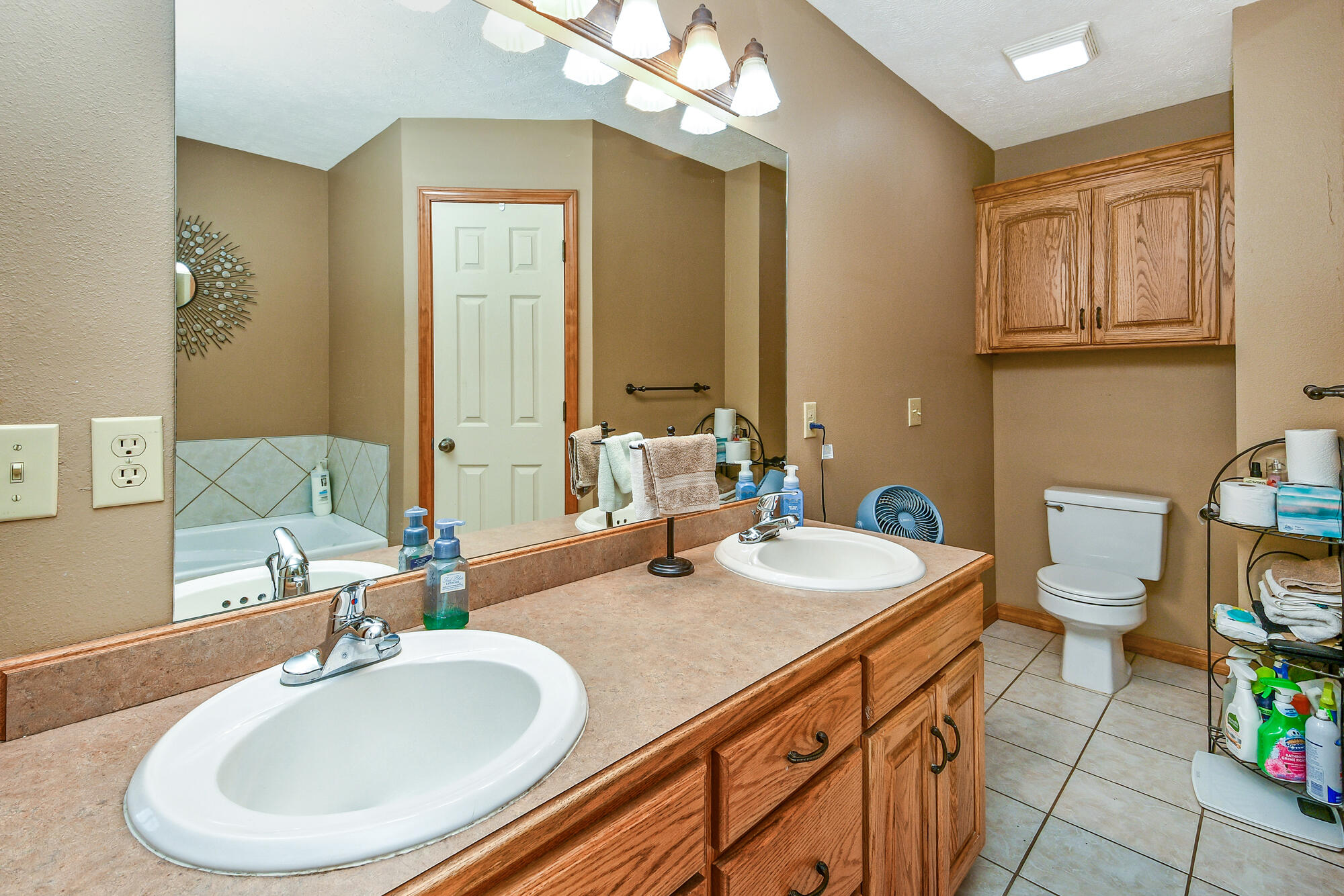 main property photo 27