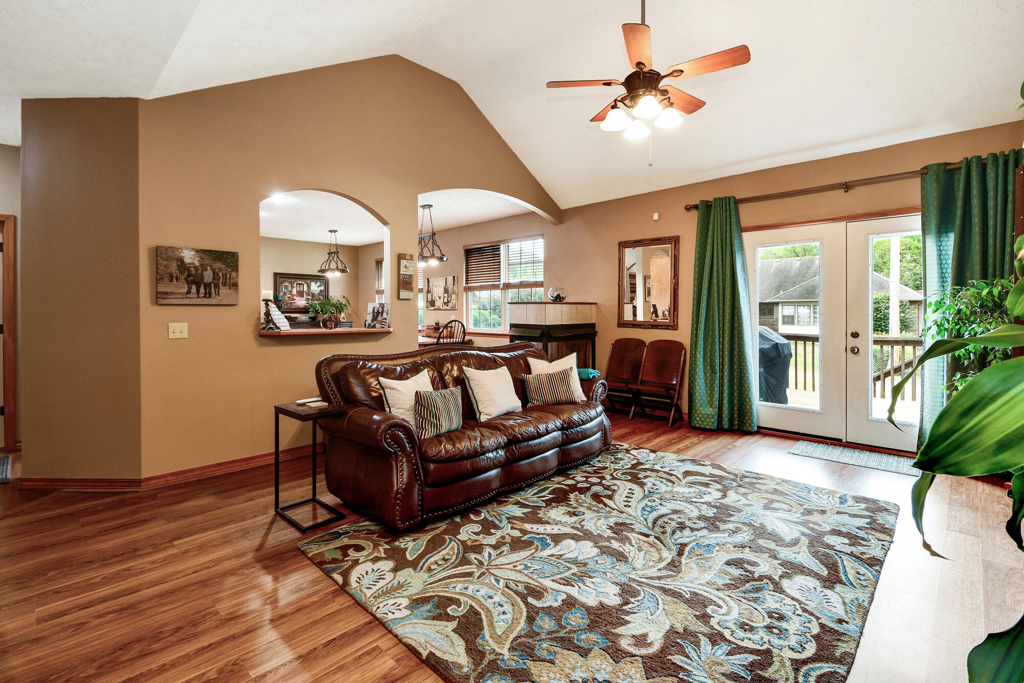 main property photo 4