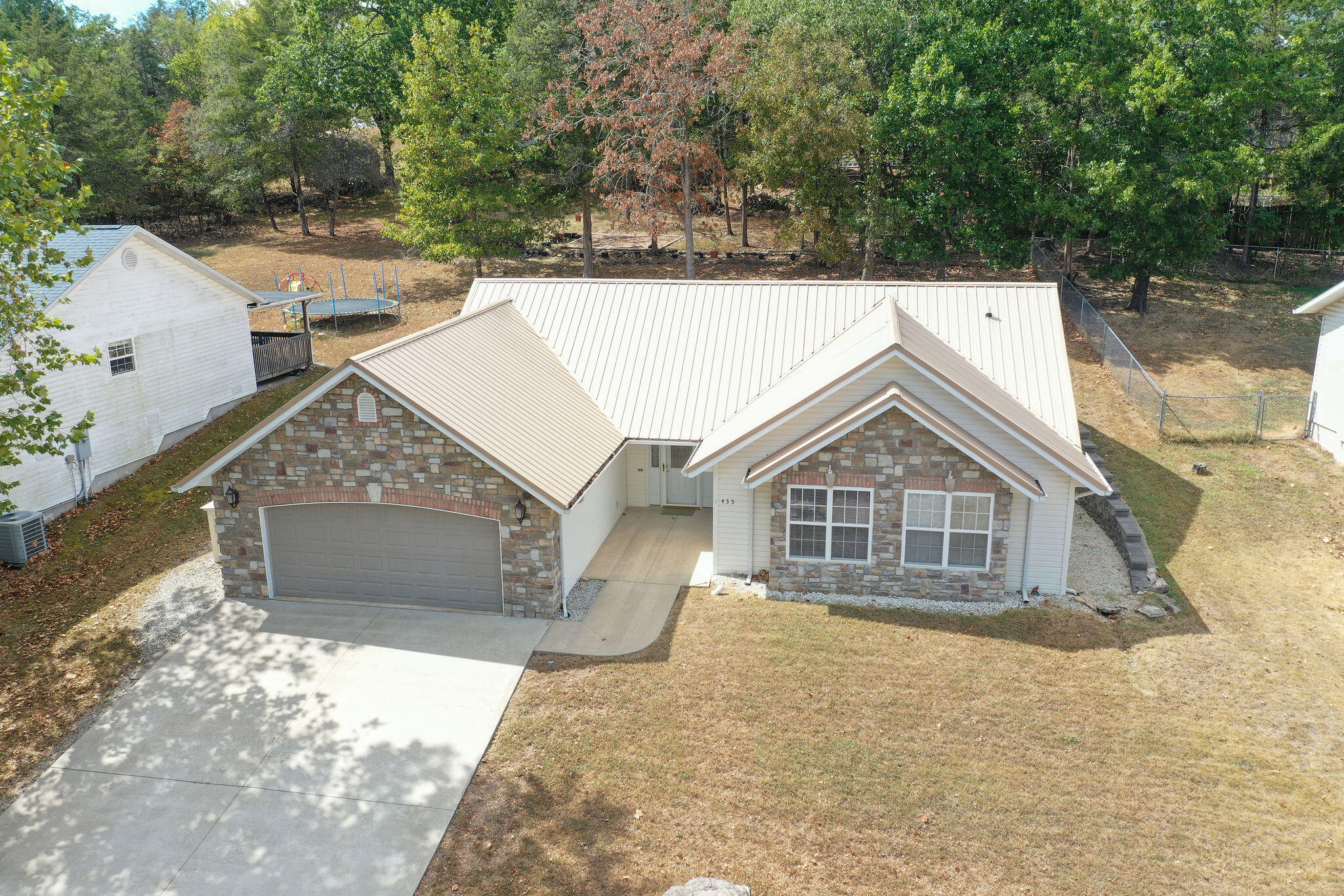 main property photo 23