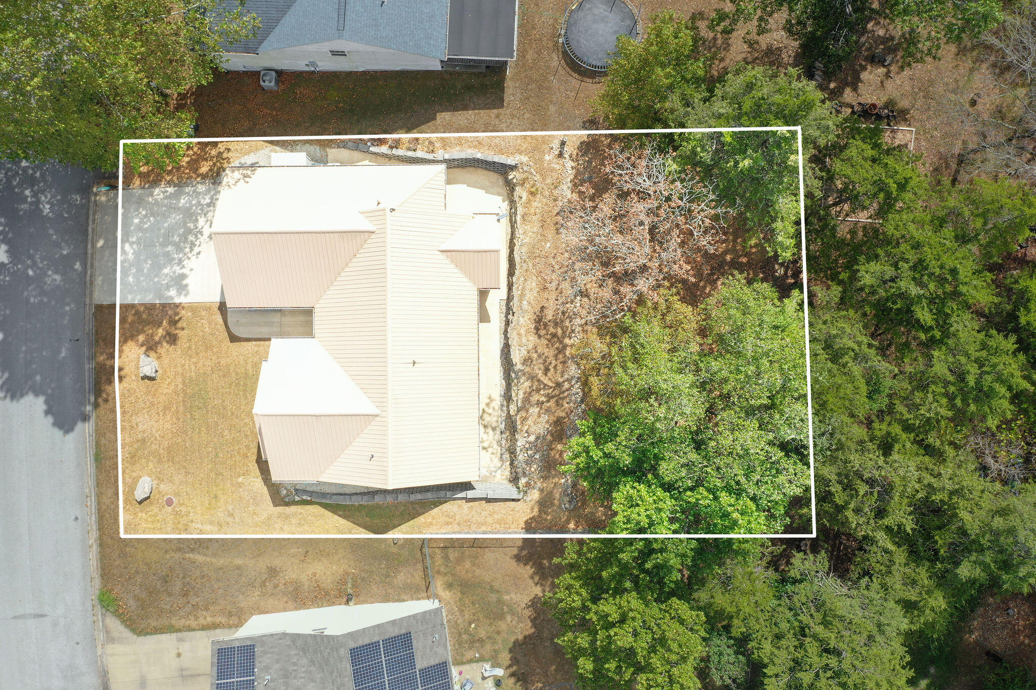 main property photo 24