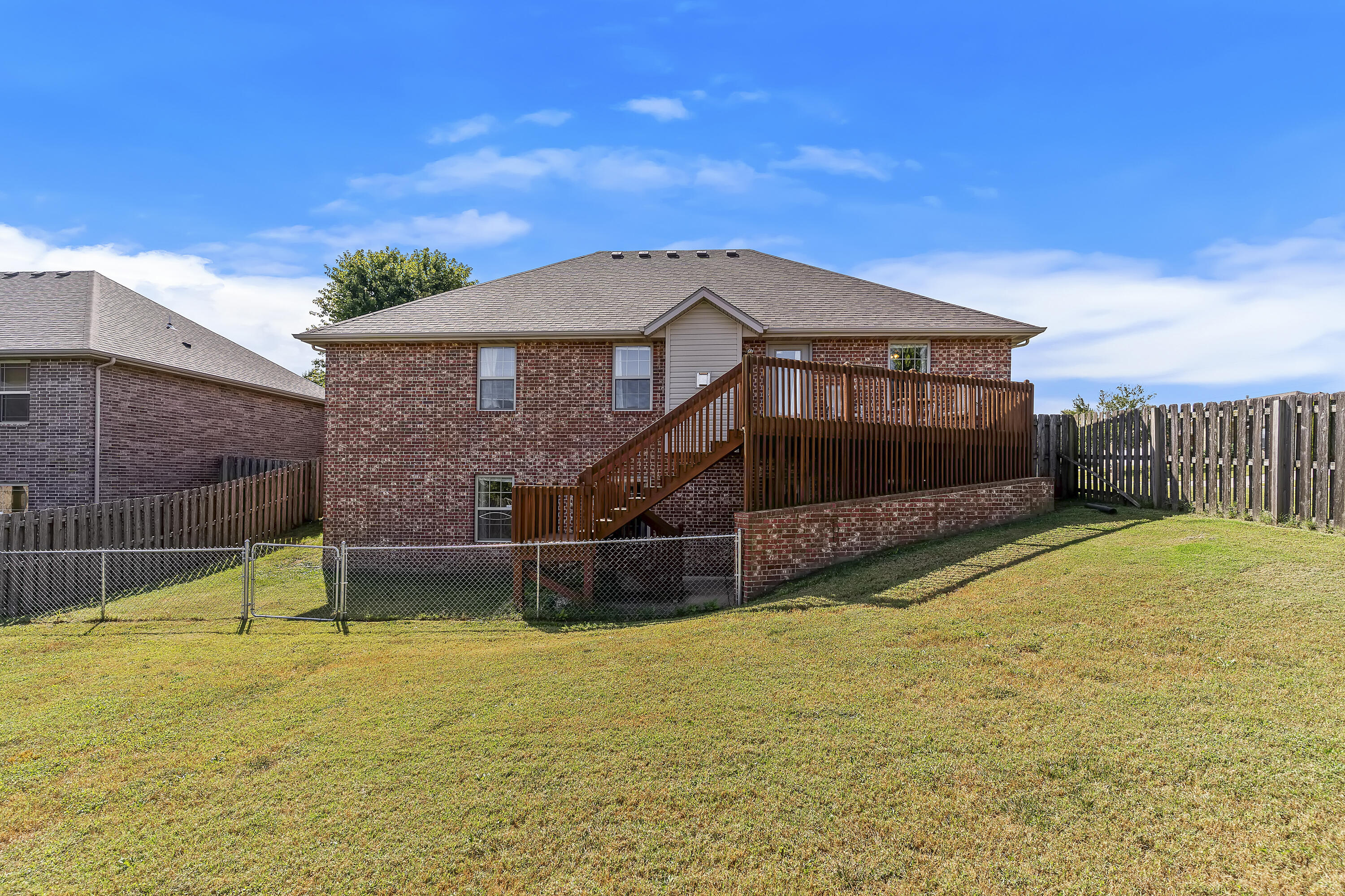 main property photo 40