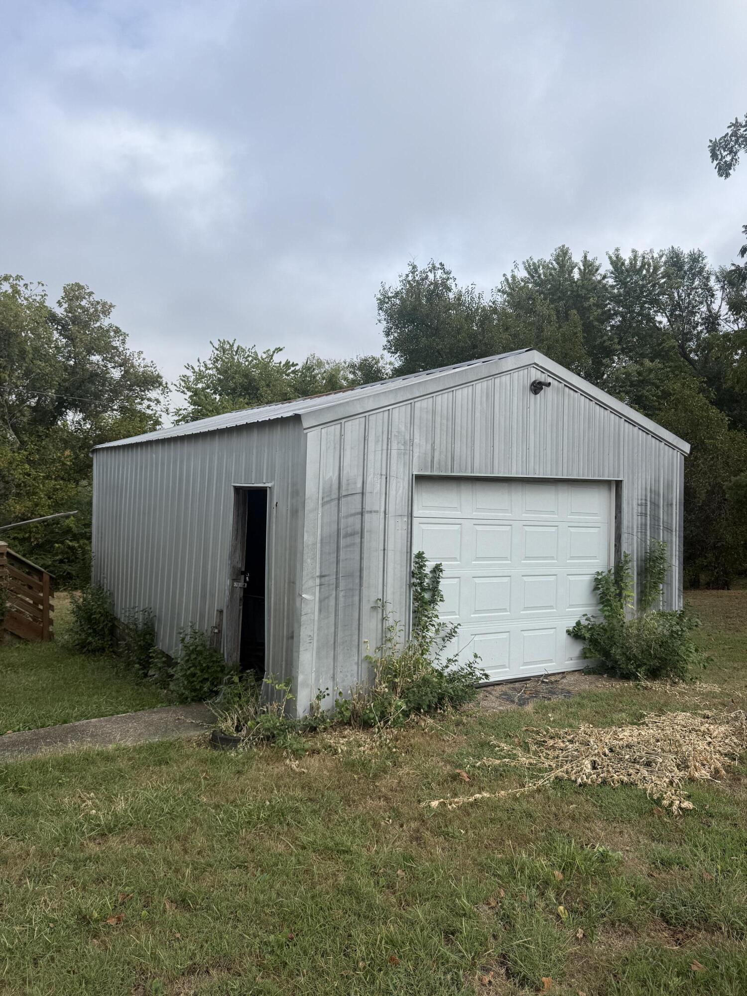 main property photo 37