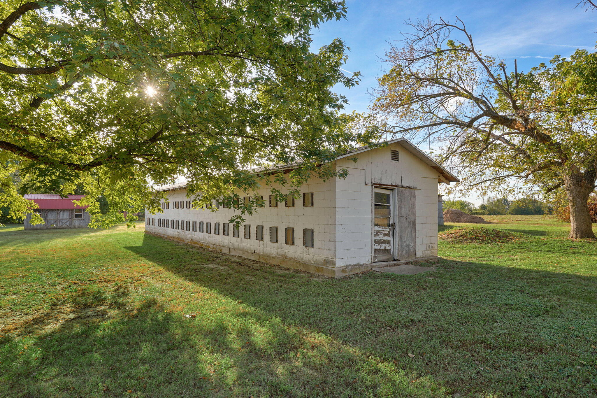 main property photo 28
