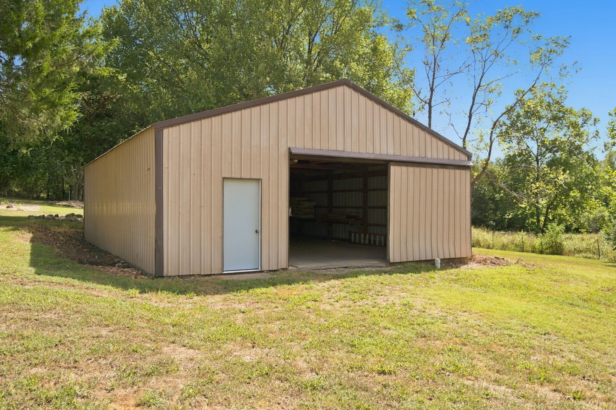 main property photo 35