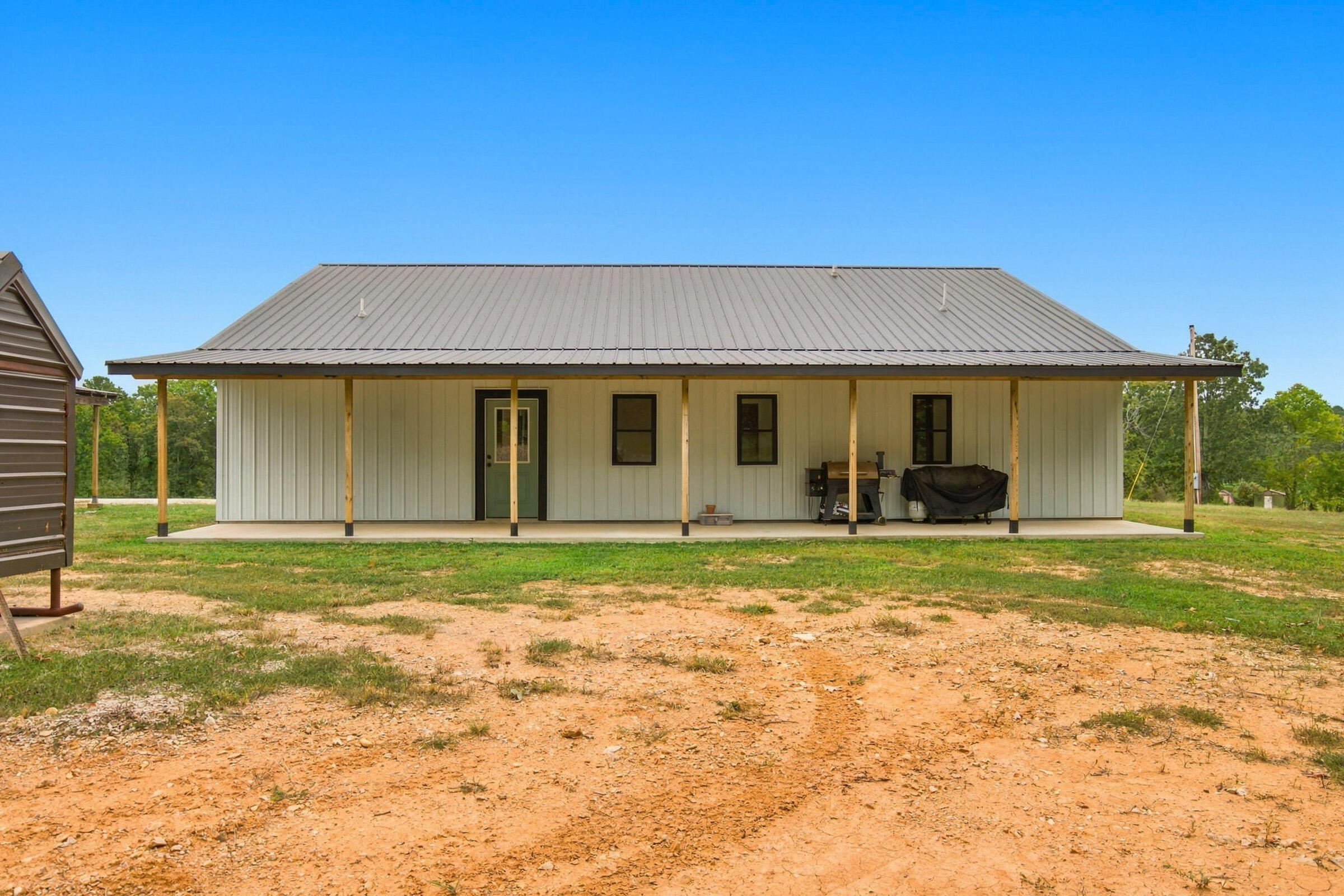 main property photo 28