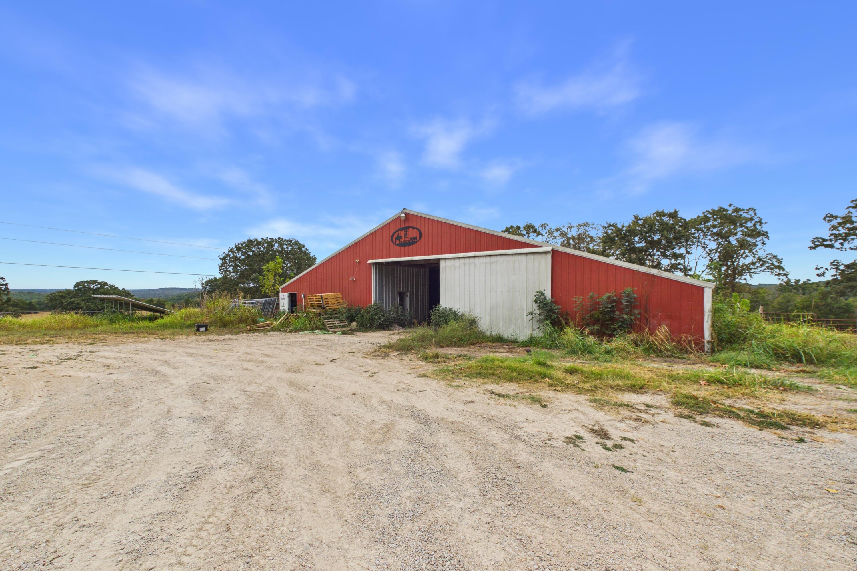 main property photo 28