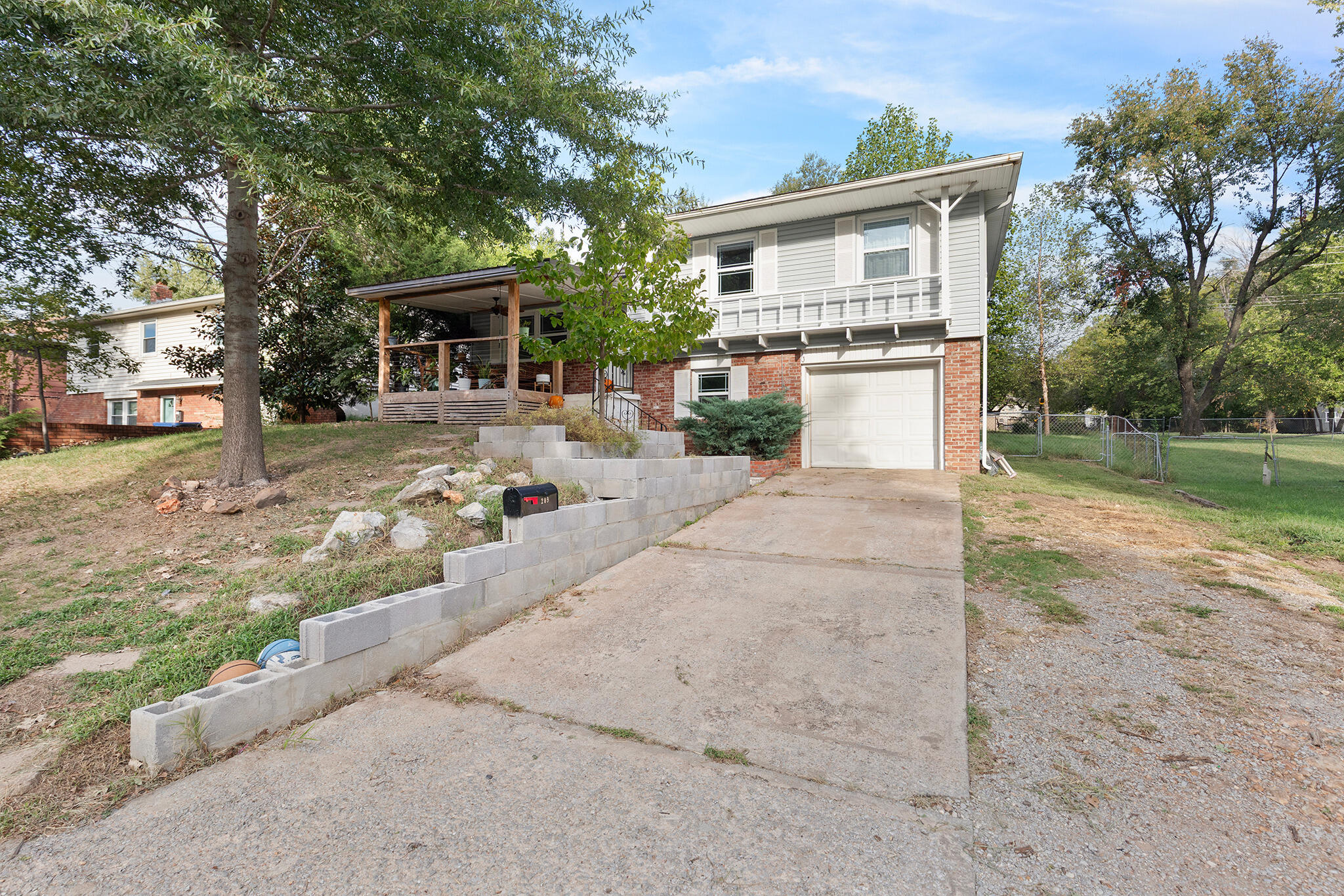 main property photo 23