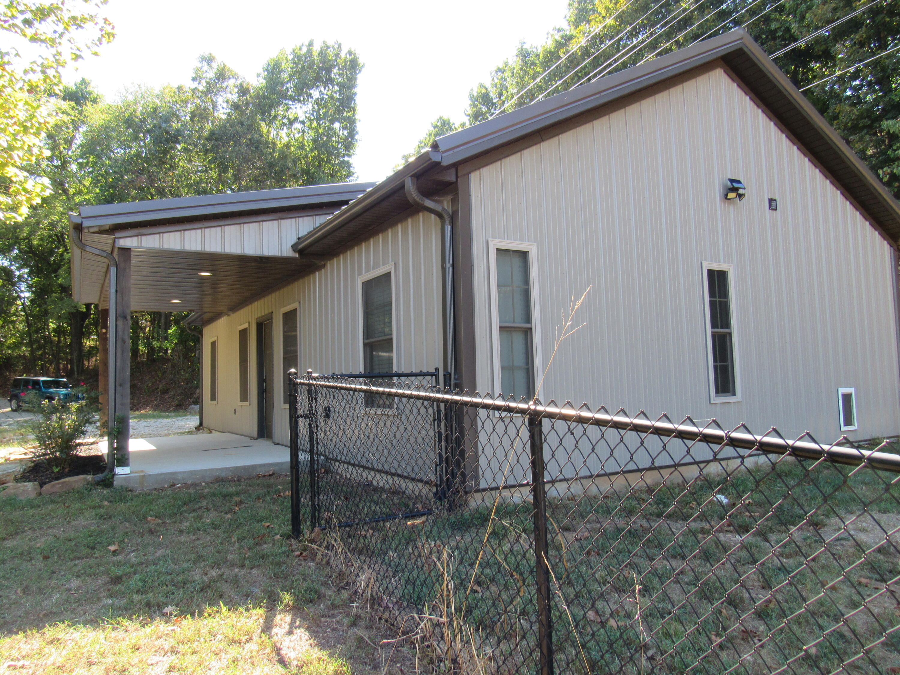 main property photo 13
