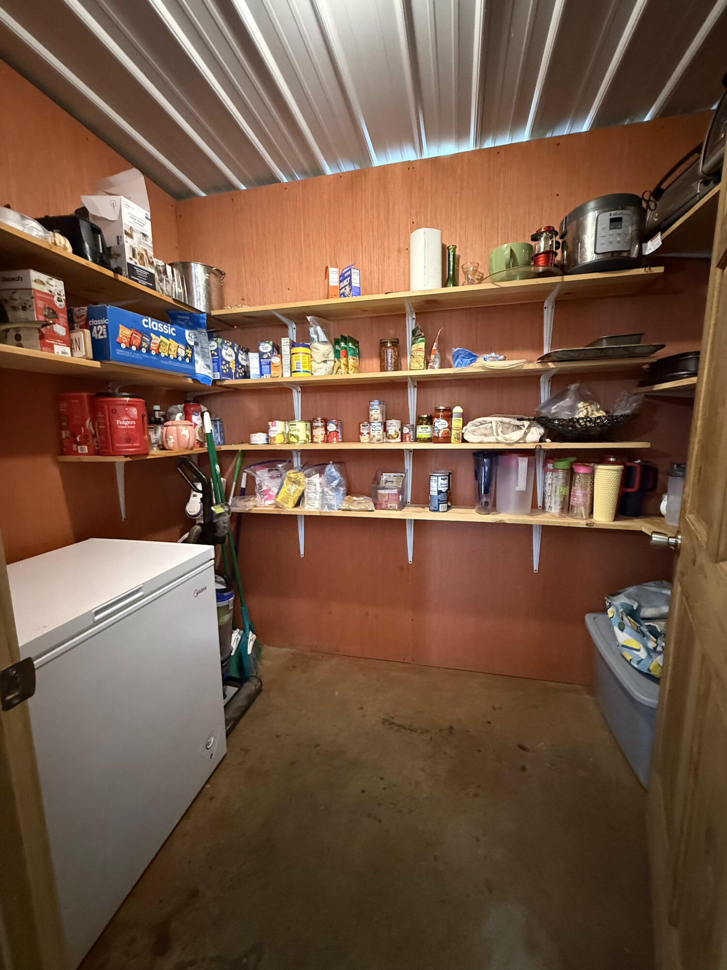 main property photo 11