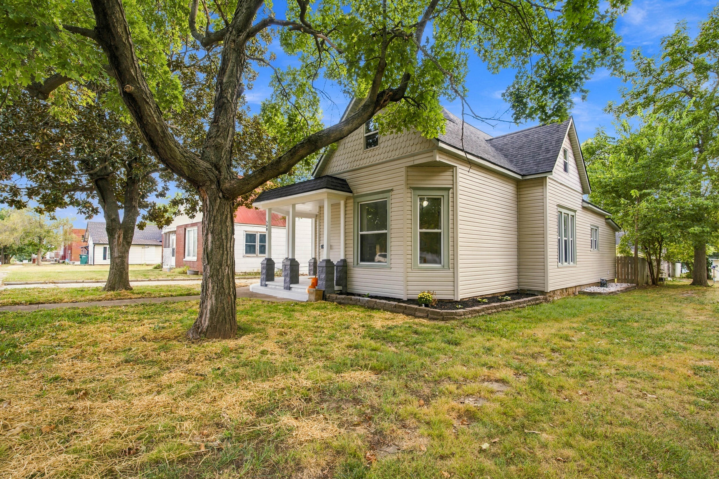 main property photo 2