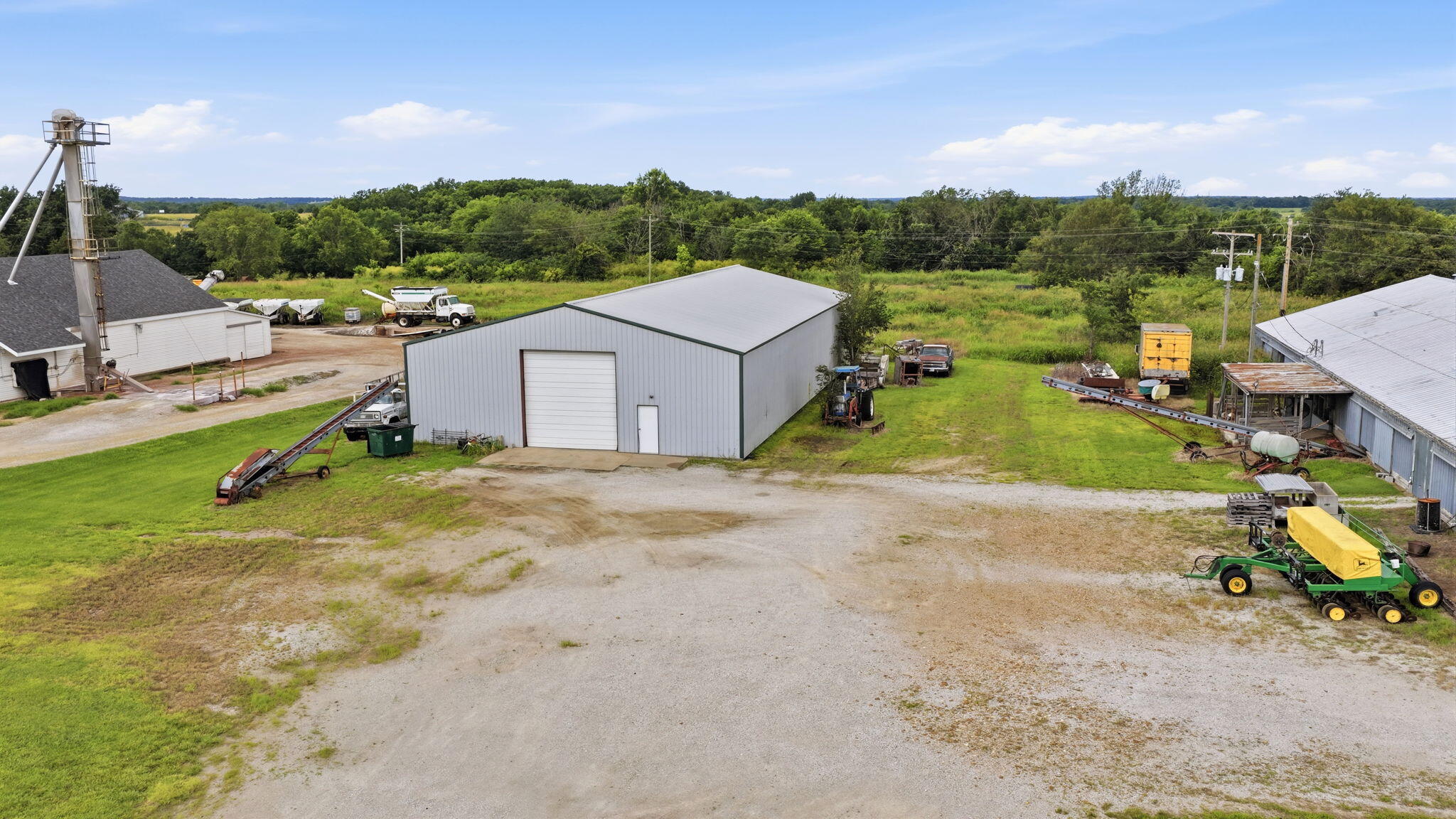 main property photo 4