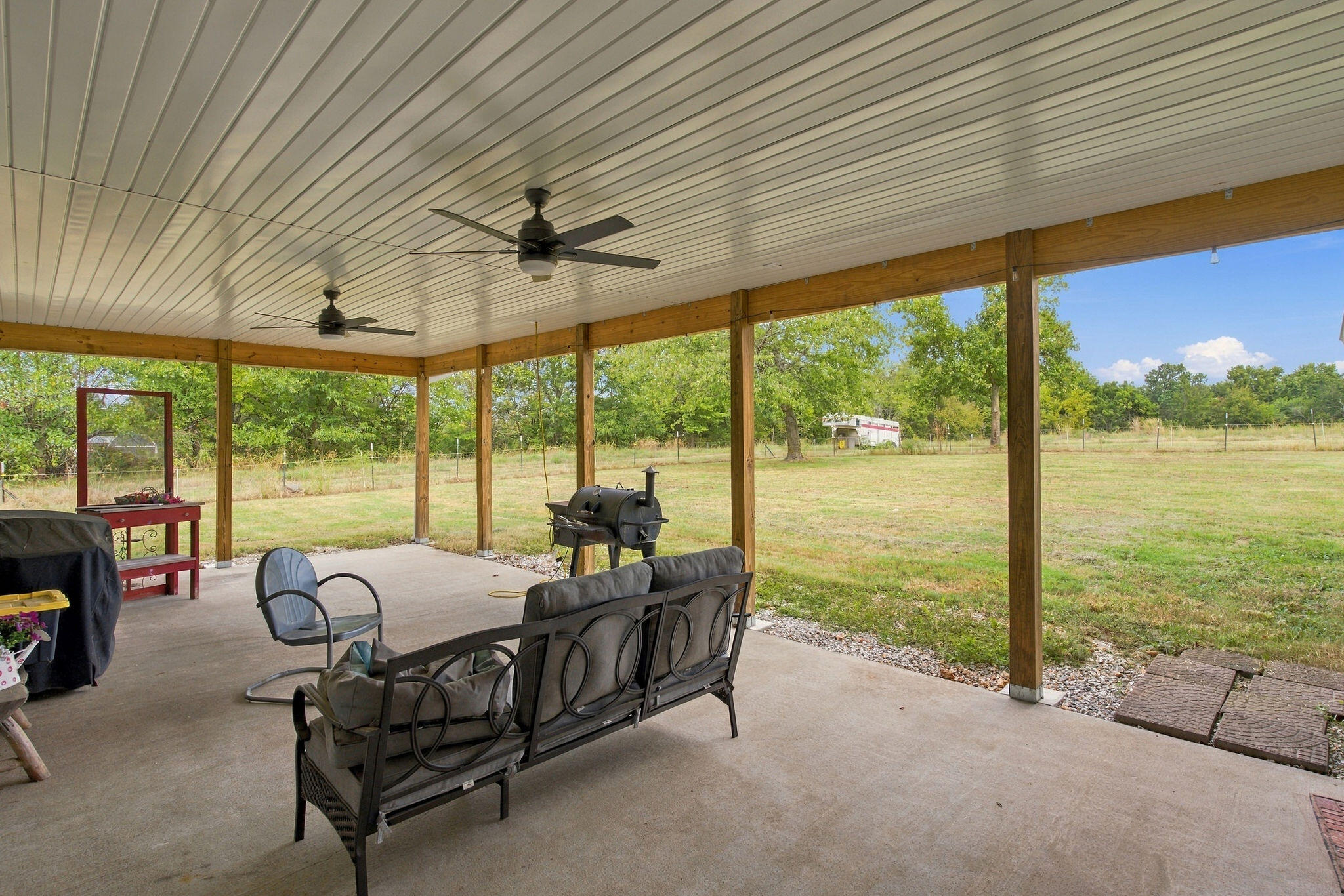 main property photo 33
