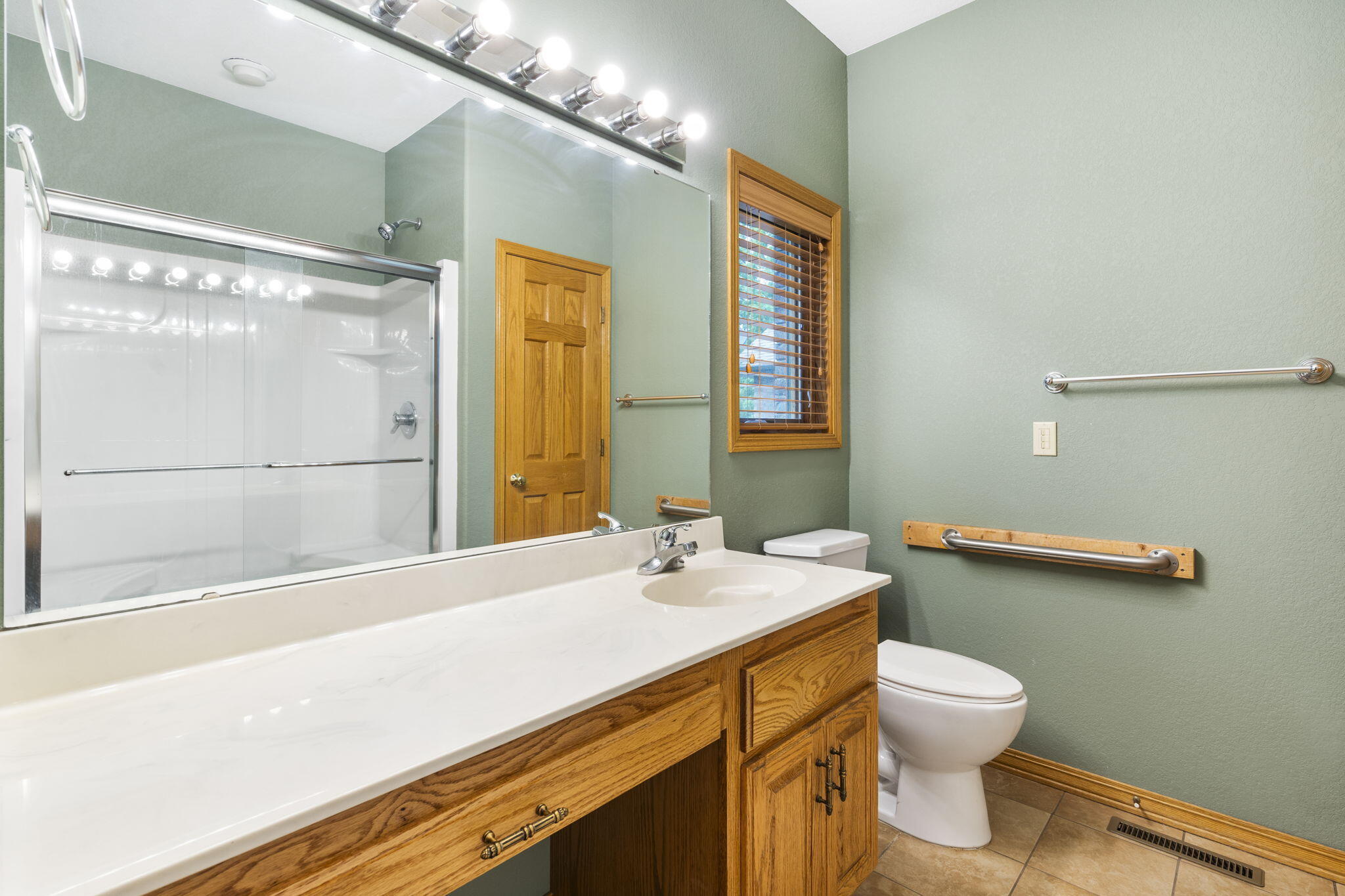 main property photo 17