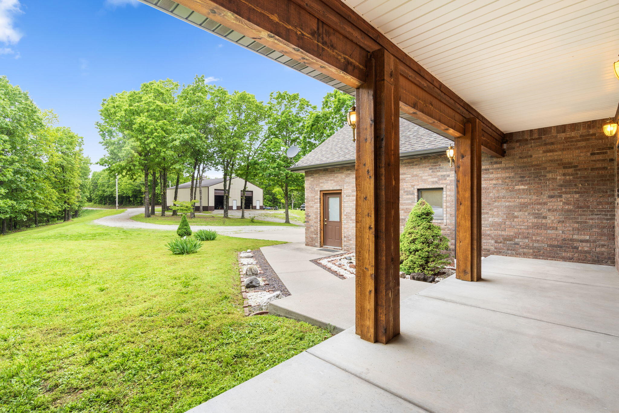 main property photo 27