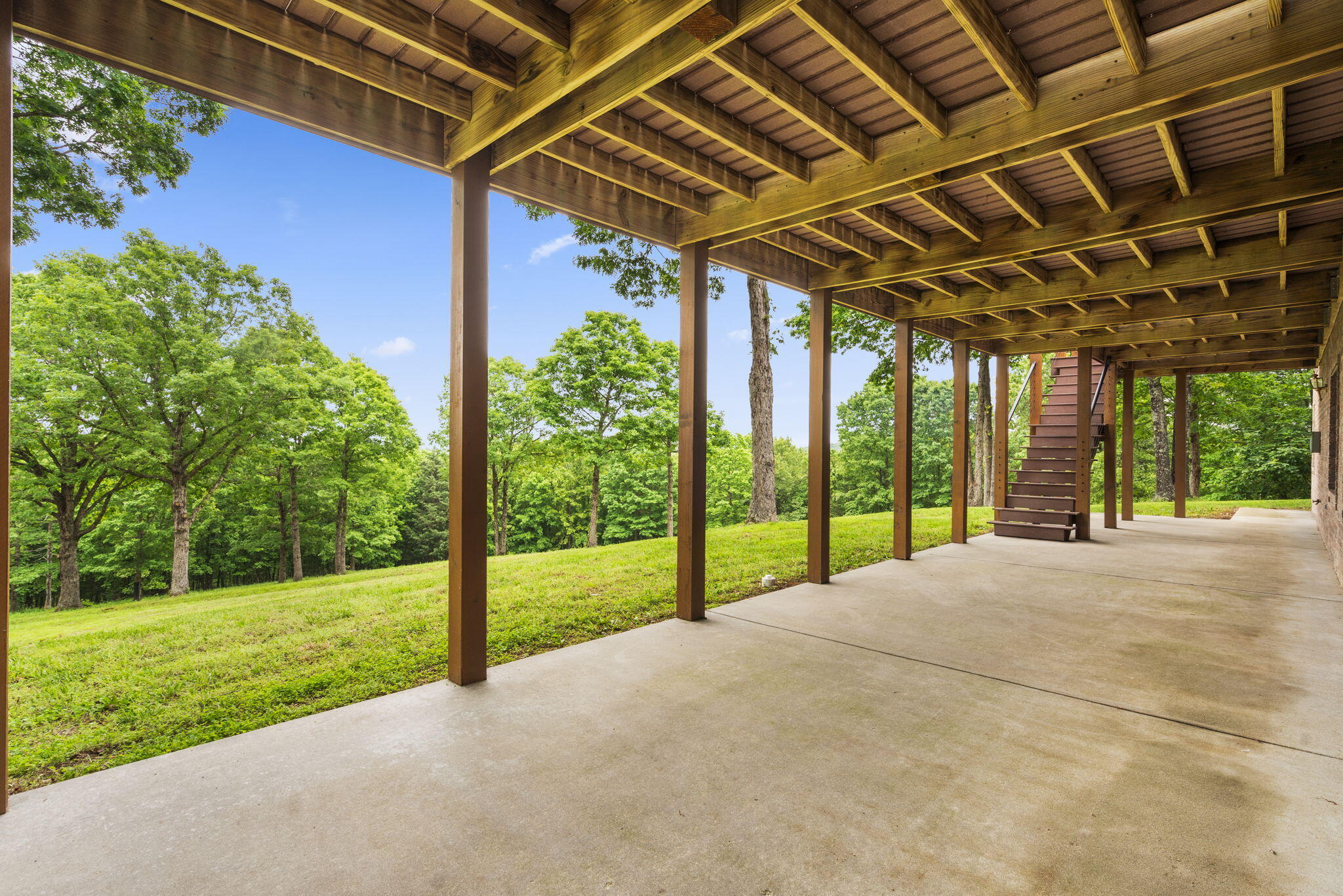 main property photo 28