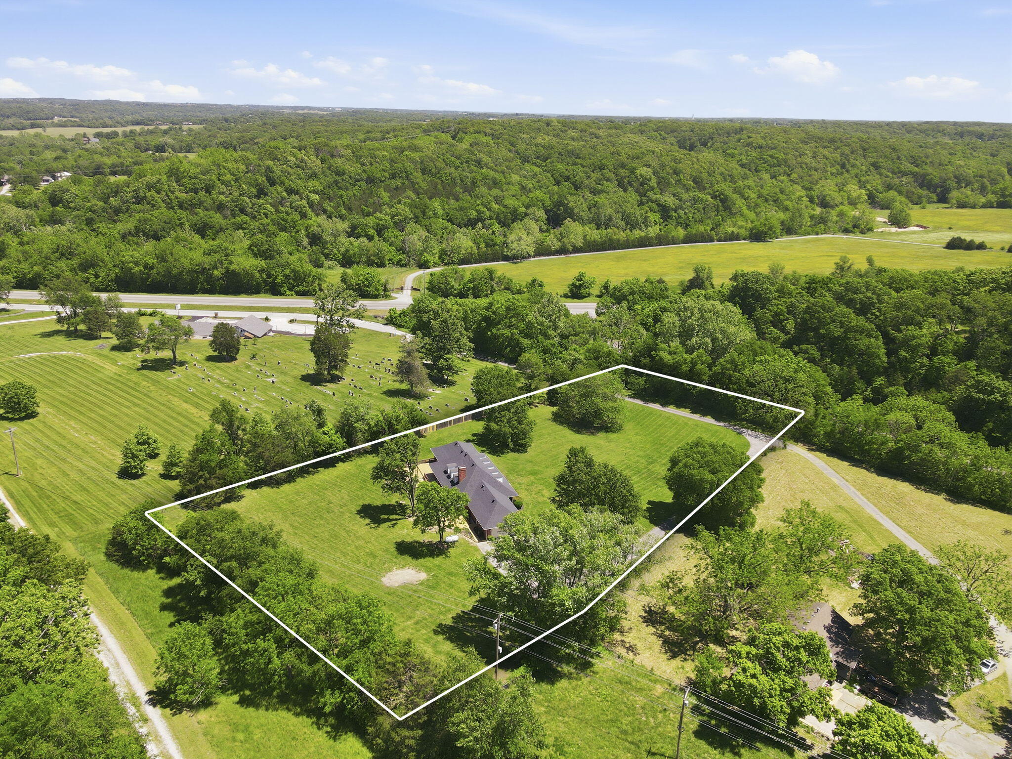 main property photo 40