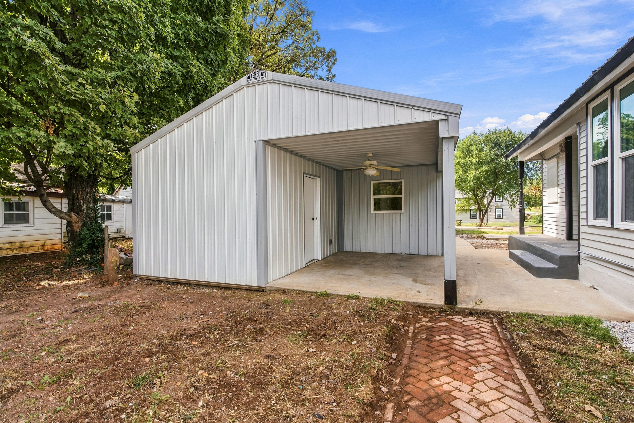 main property photo 38