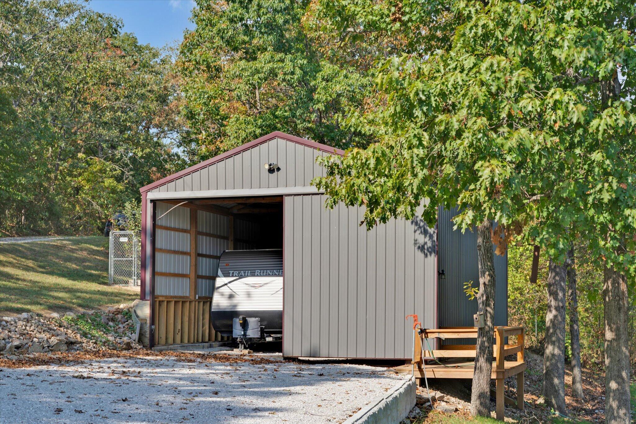 main property photo 40
