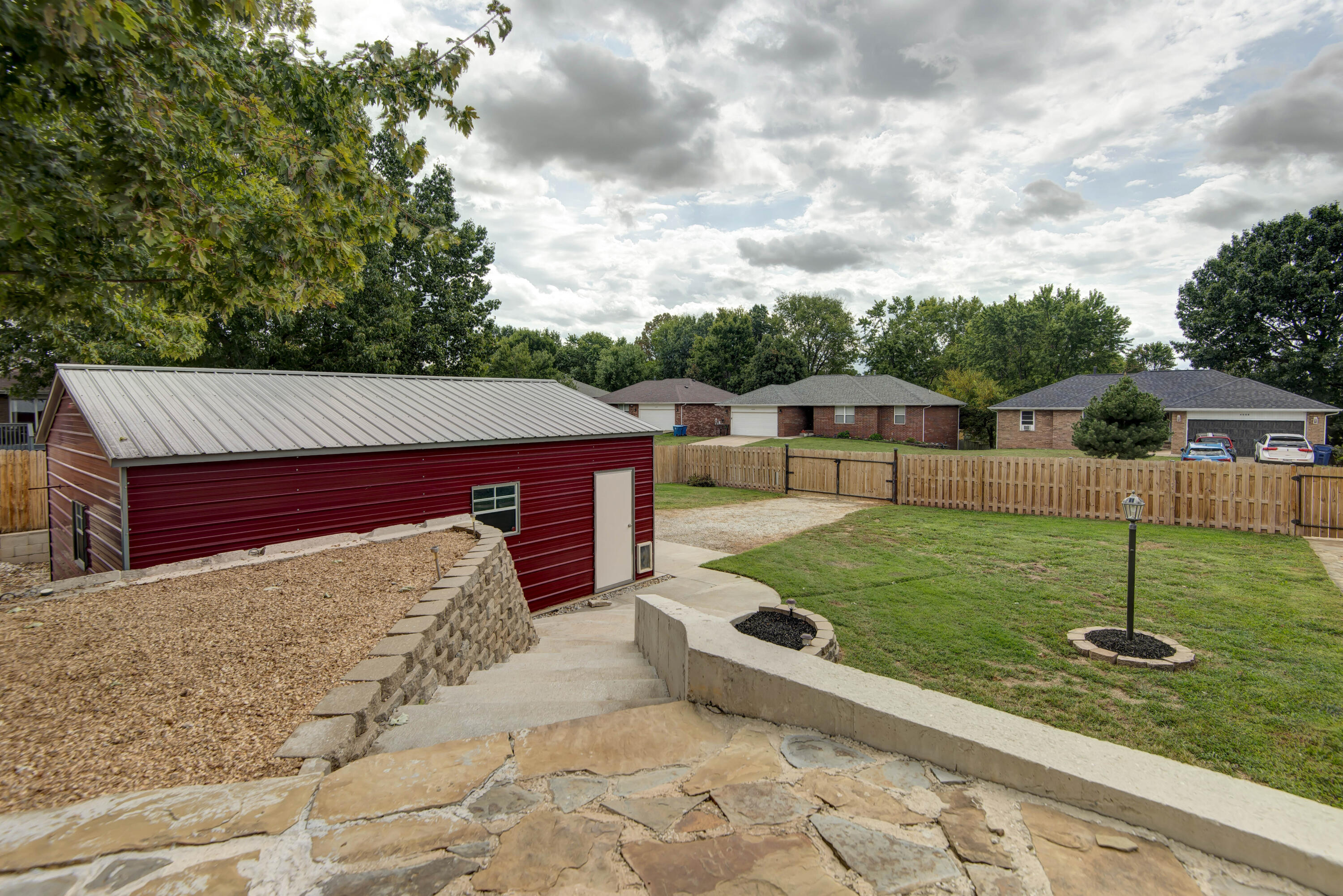 main property photo 30