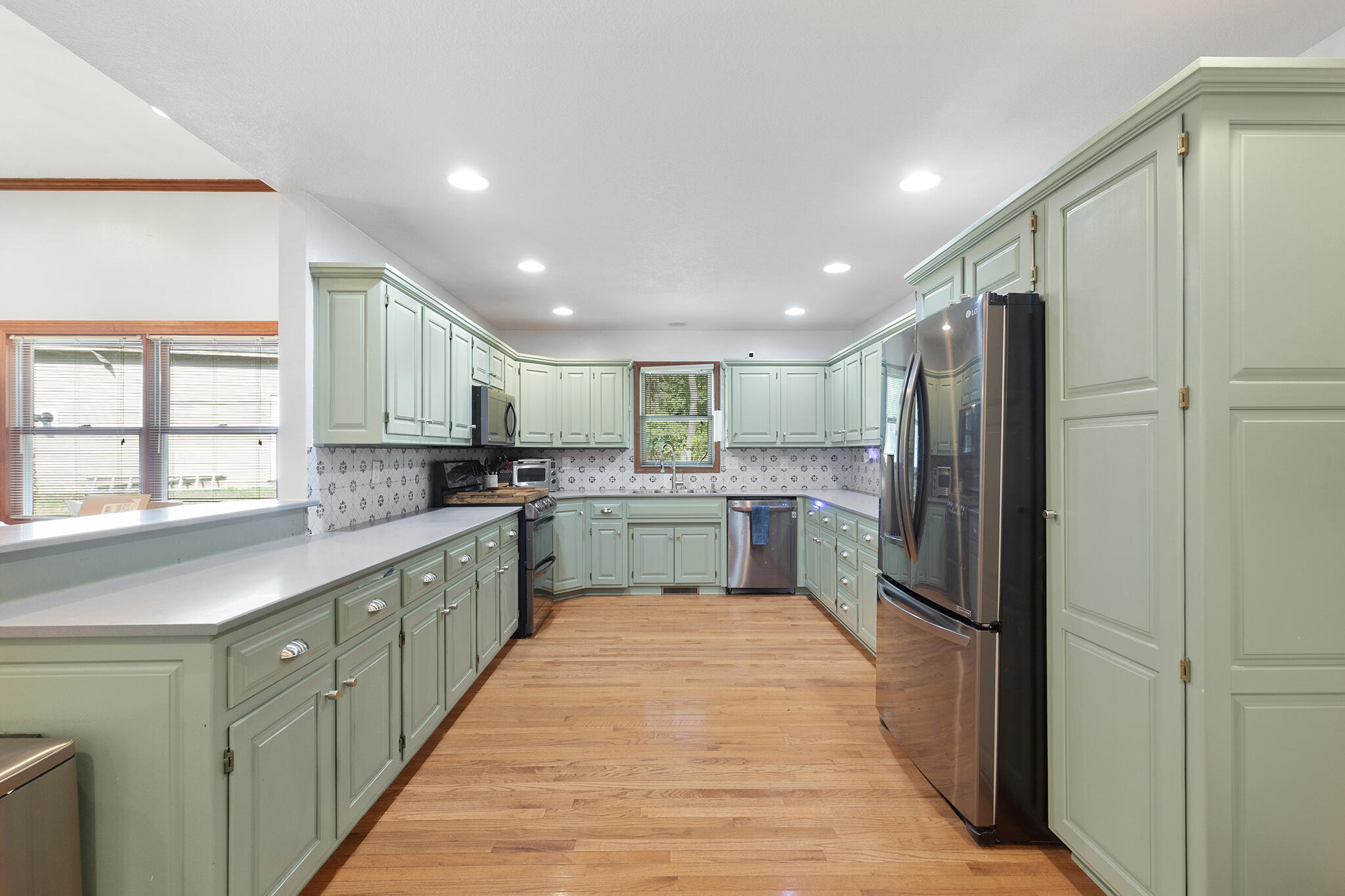 main property photo 12