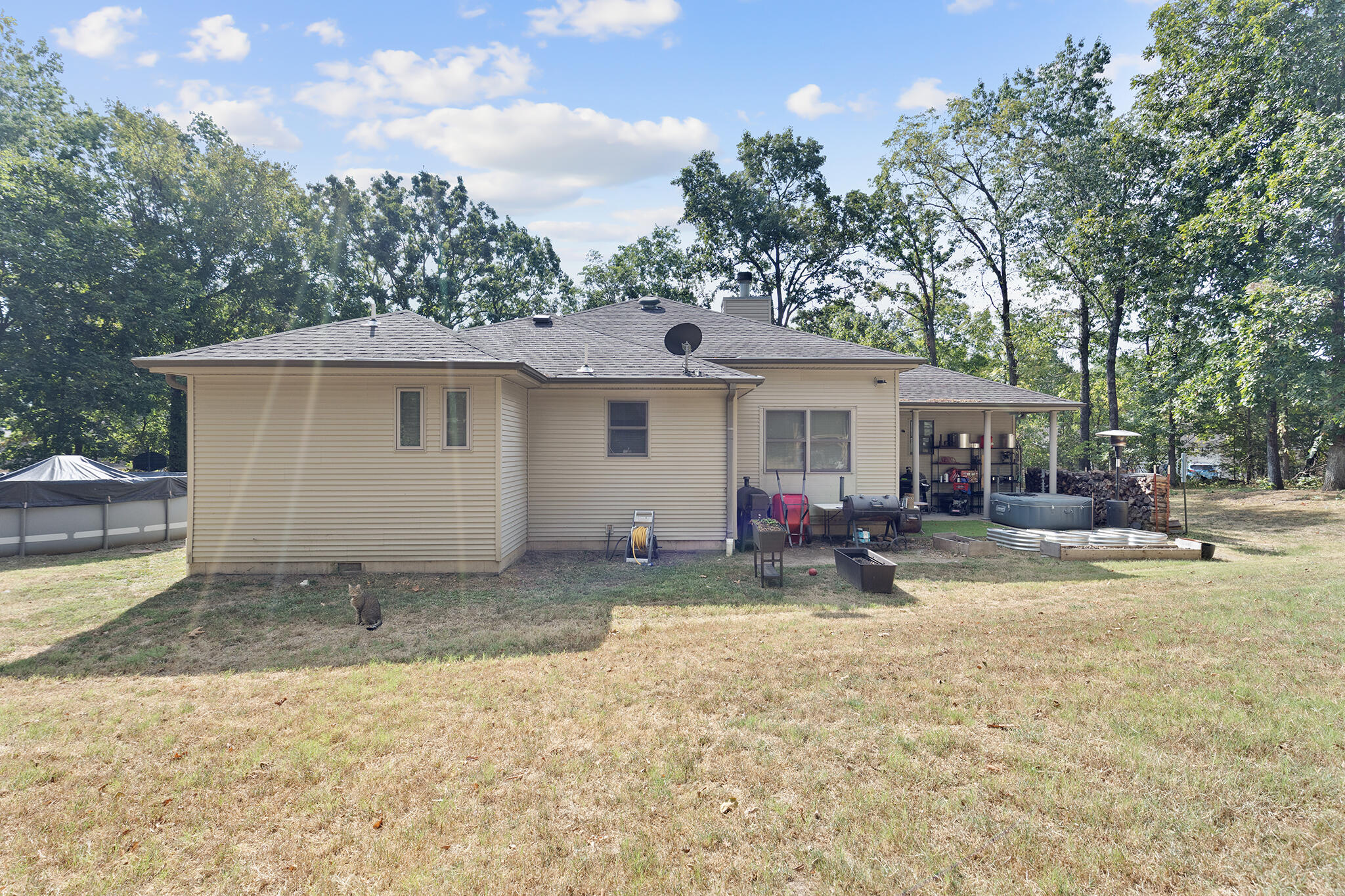 main property photo 31