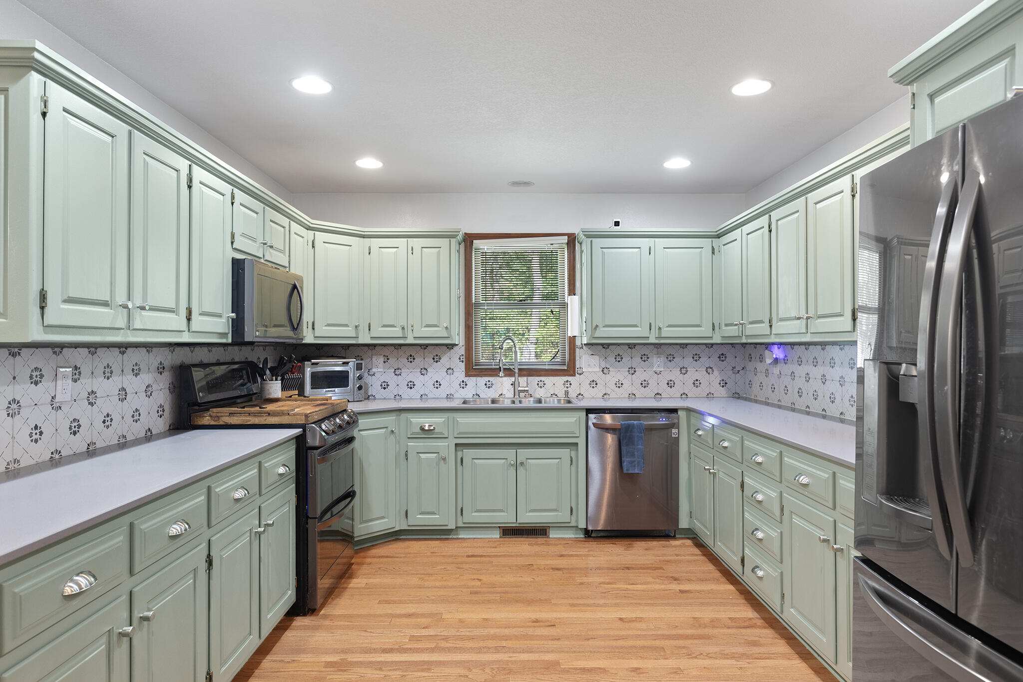 main property photo 8