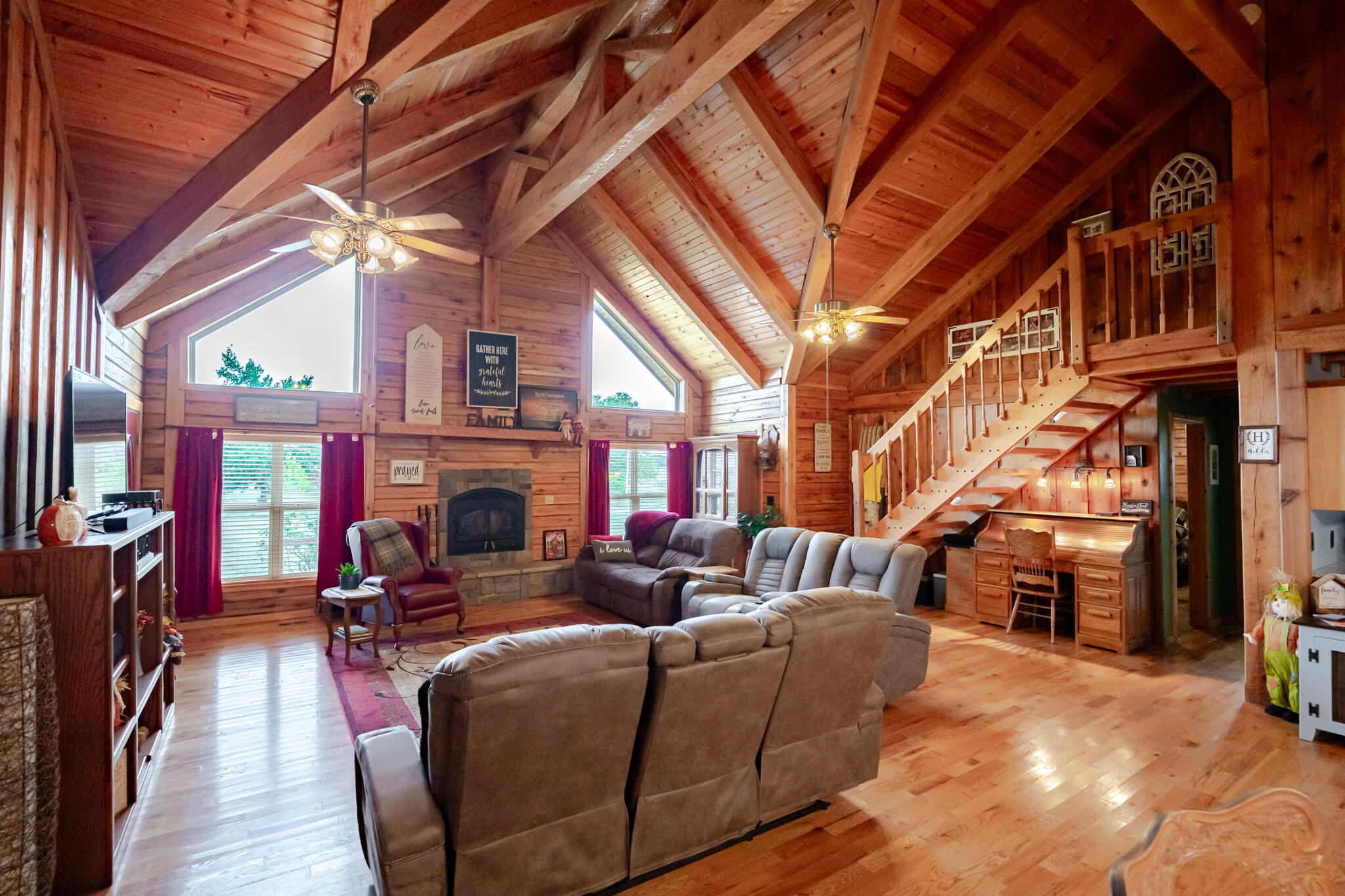 main property photo 16