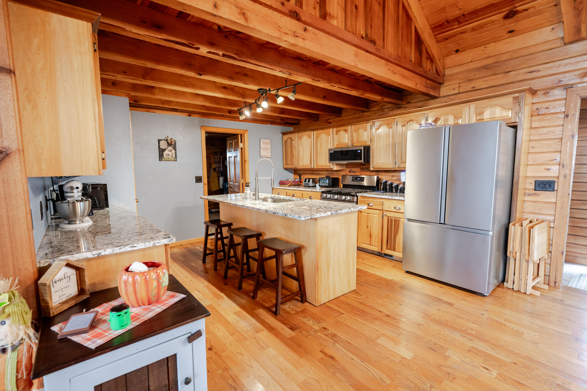 main property photo 20