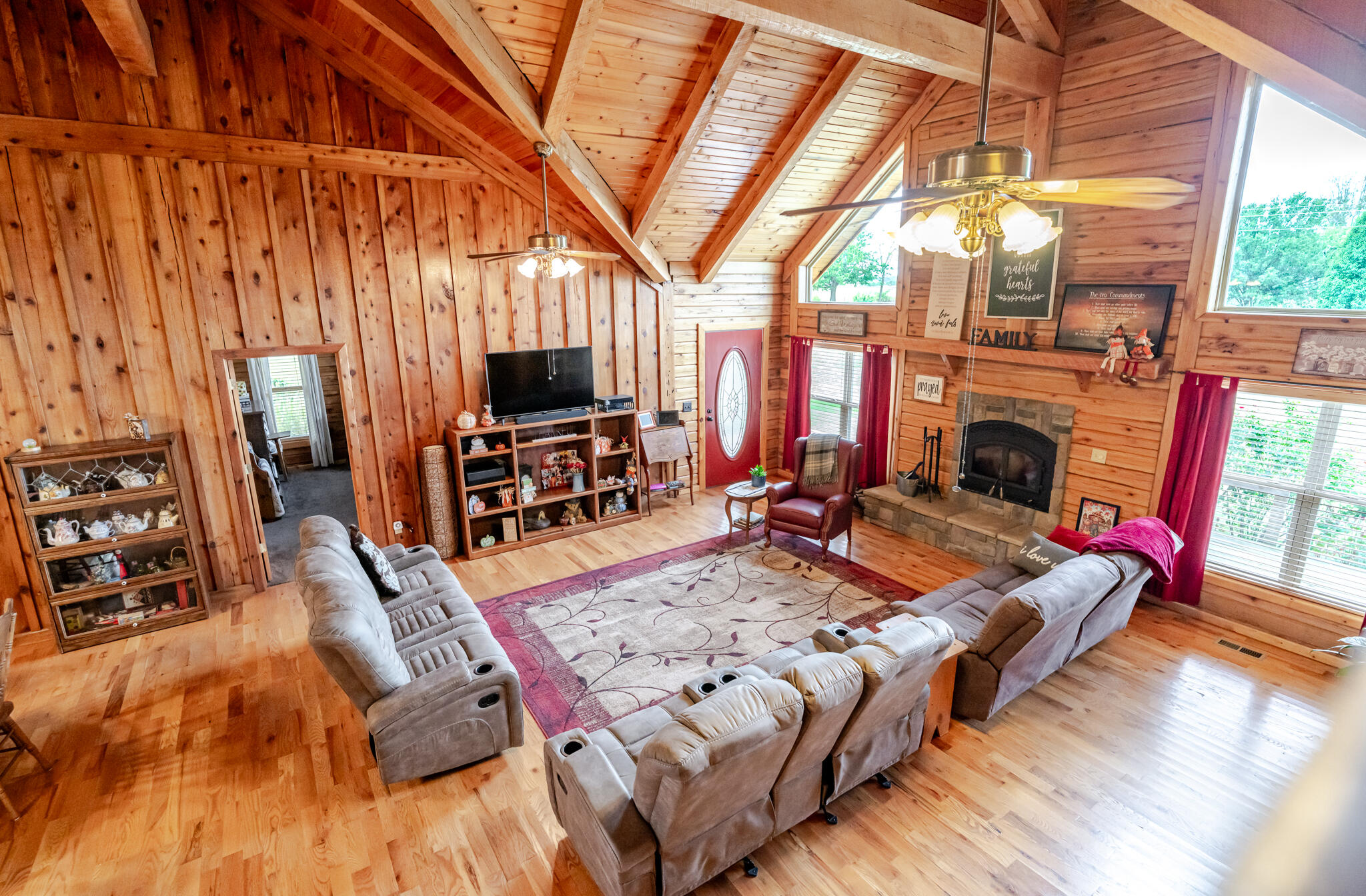 main property photo 50