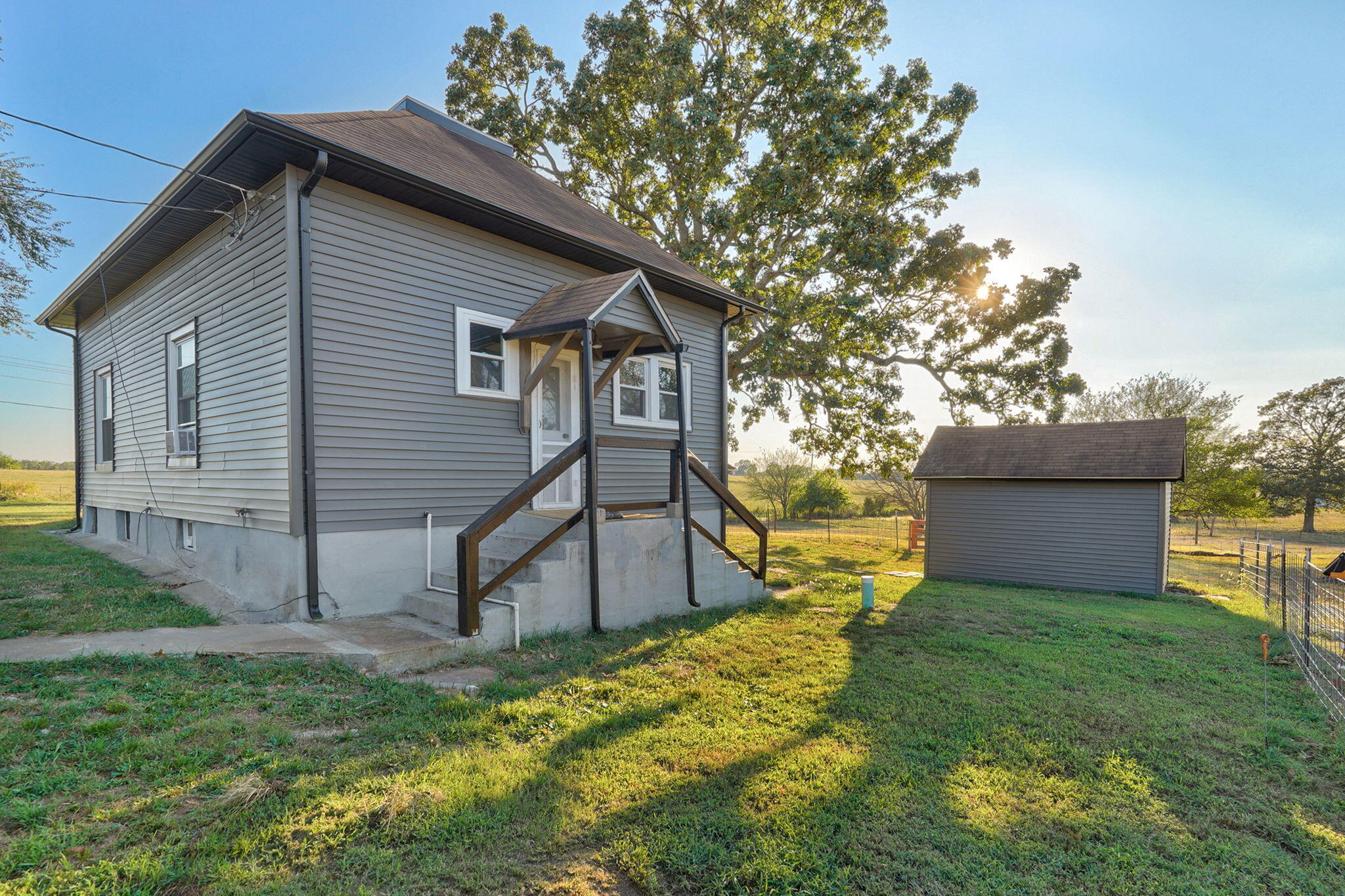 main property photo 23