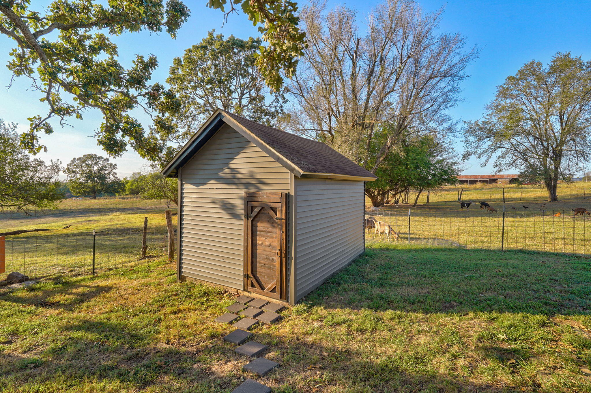 main property photo 24