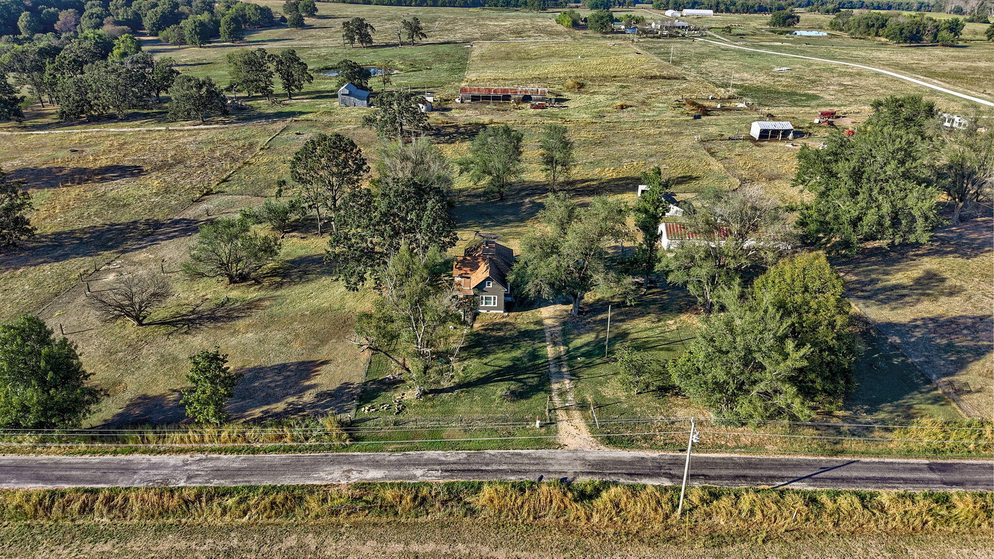 main property photo 37