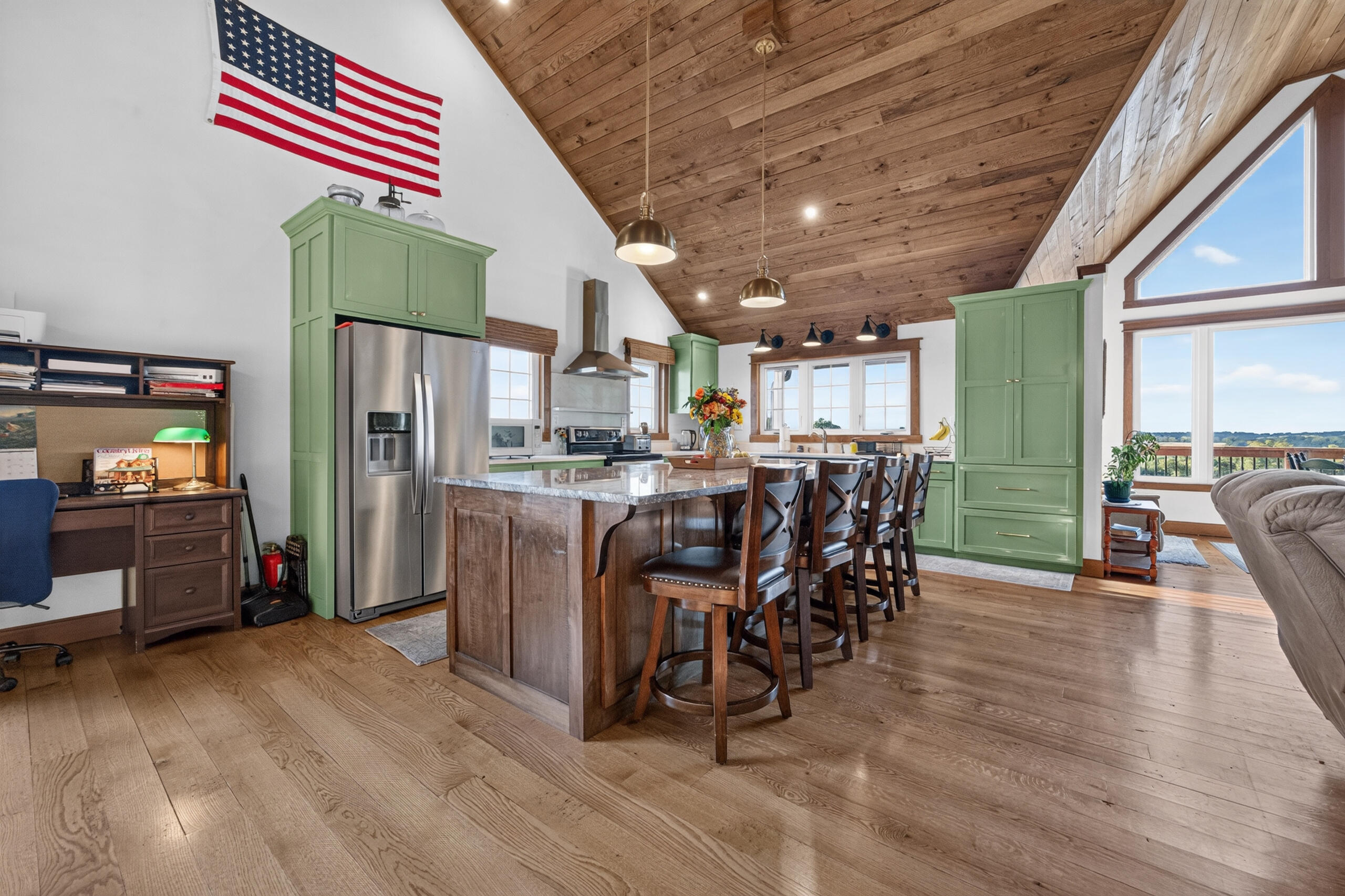 main property photo 7