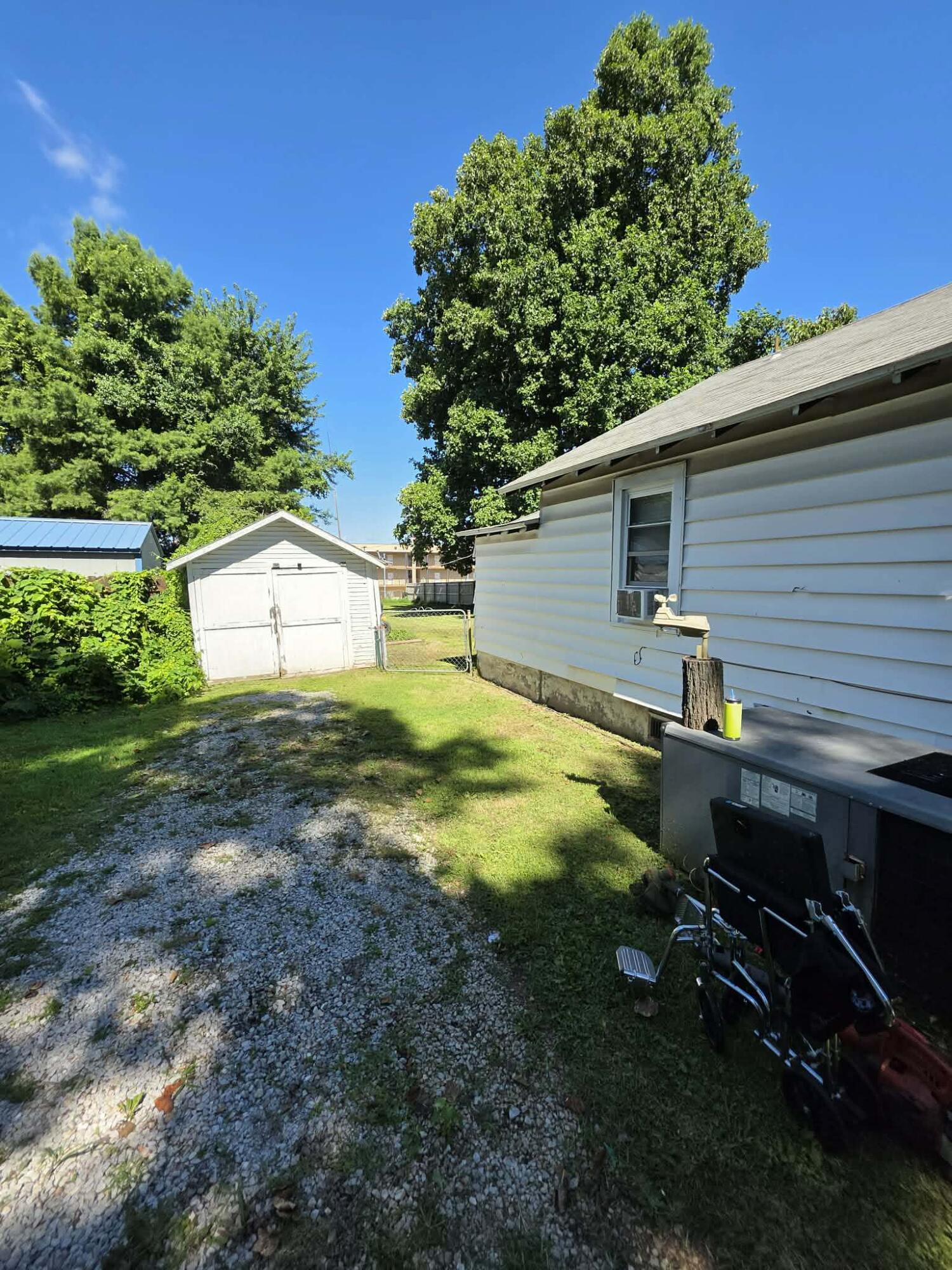 main property photo 33