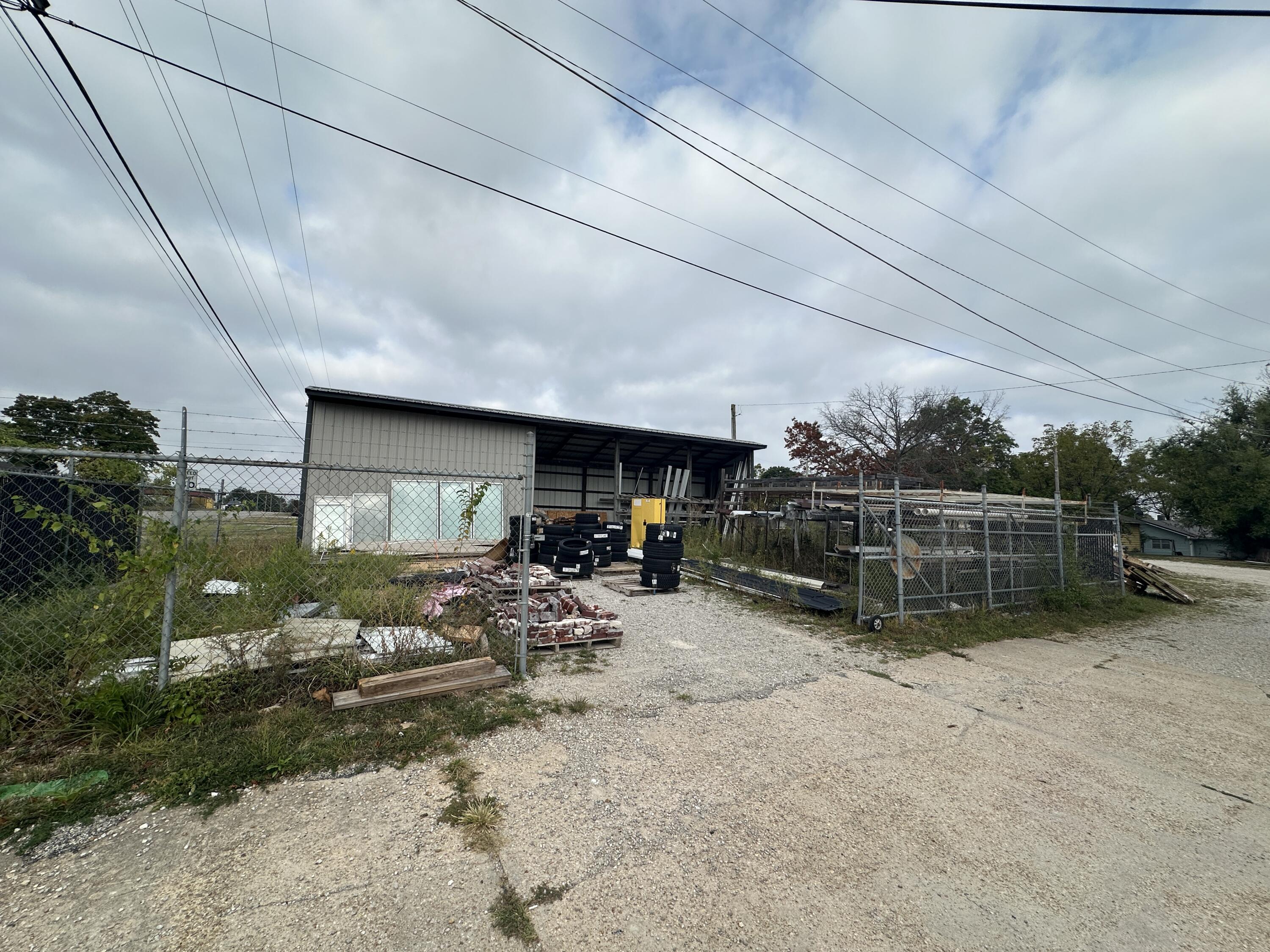 main property photo 31