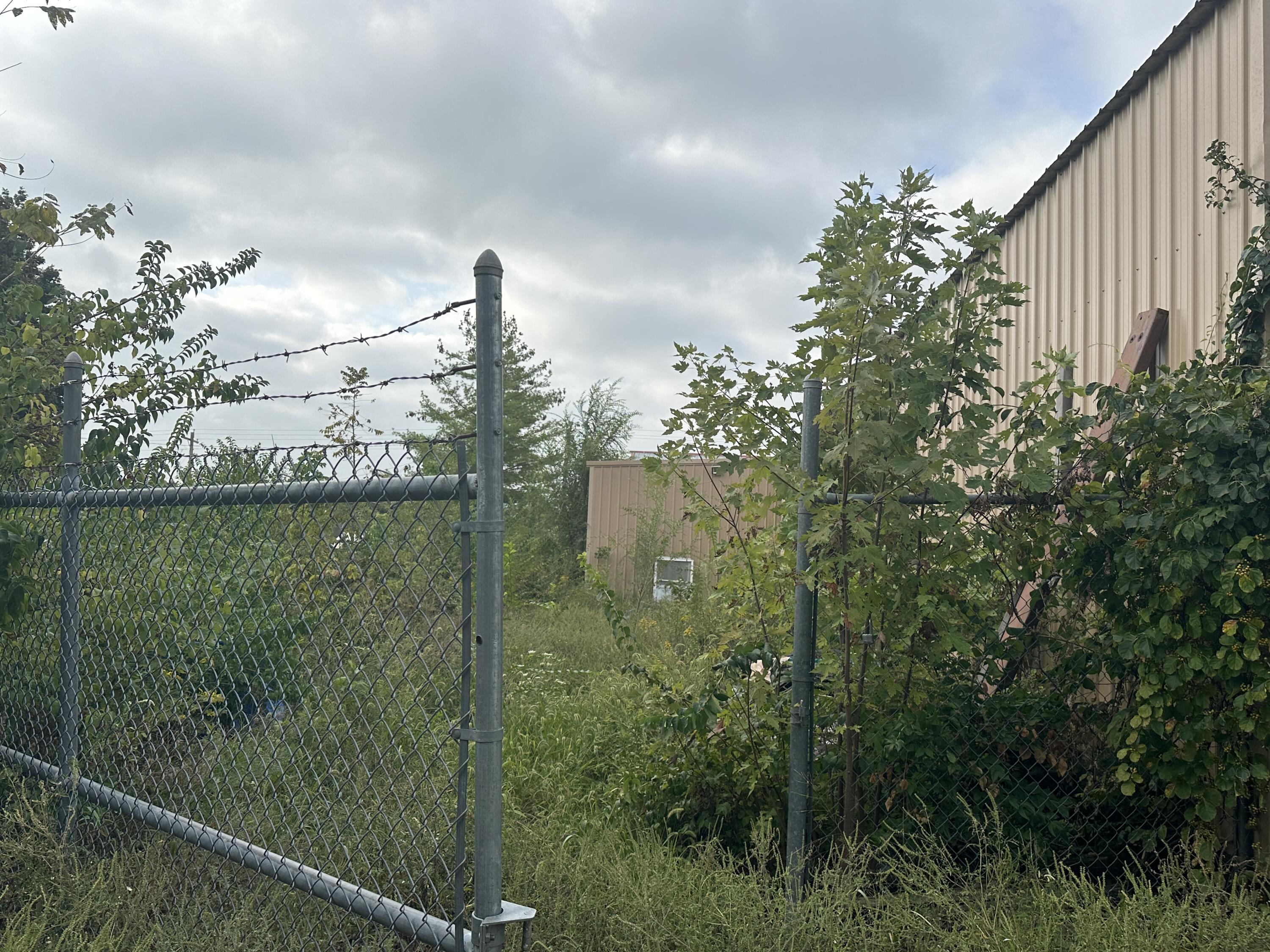 main property photo 33