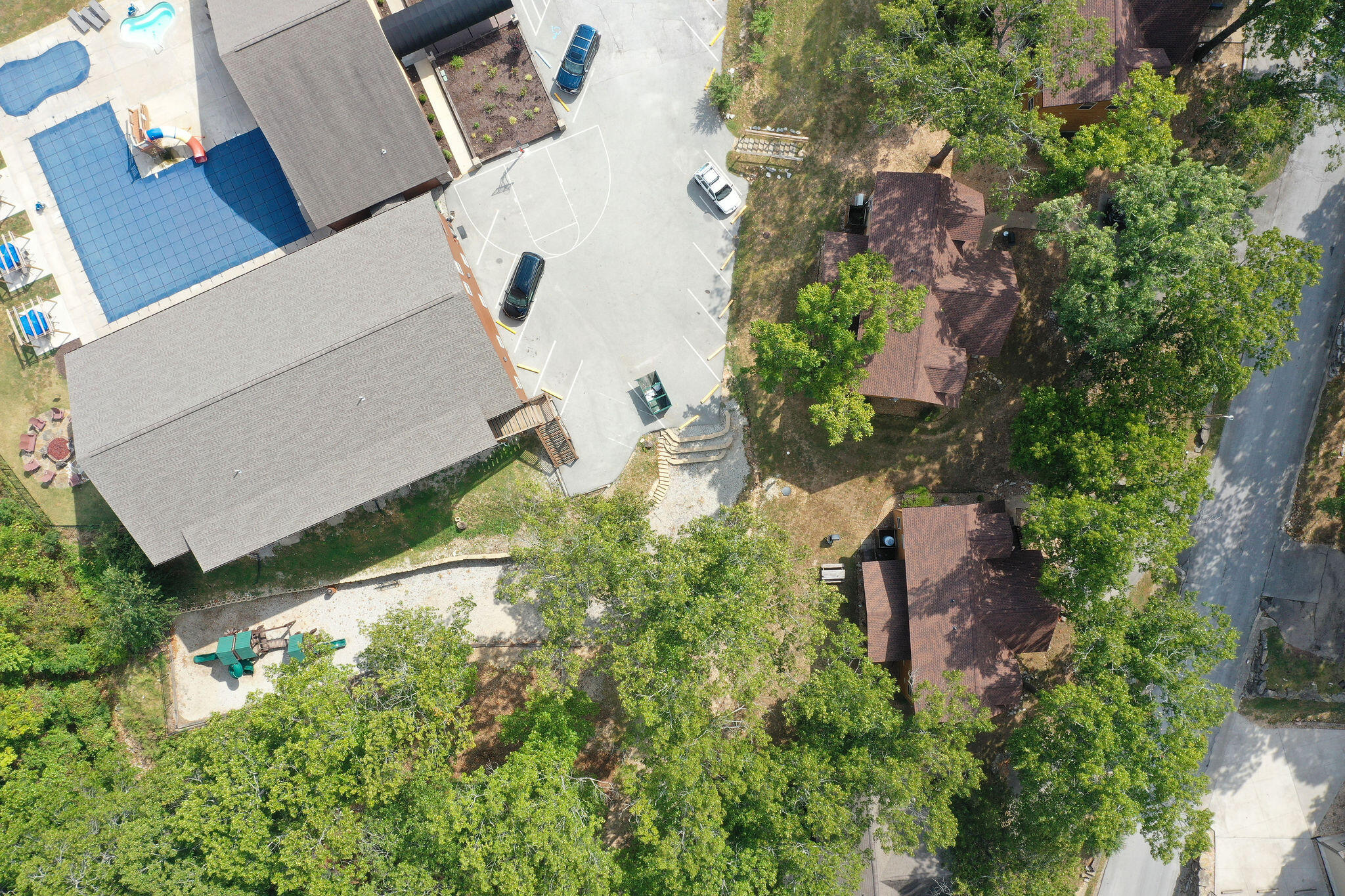 main property photo 34