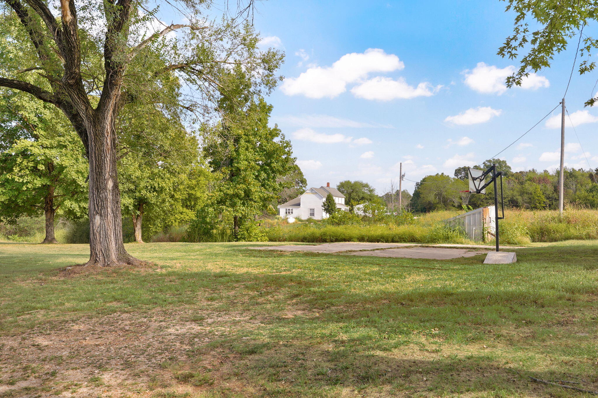 main property photo 17