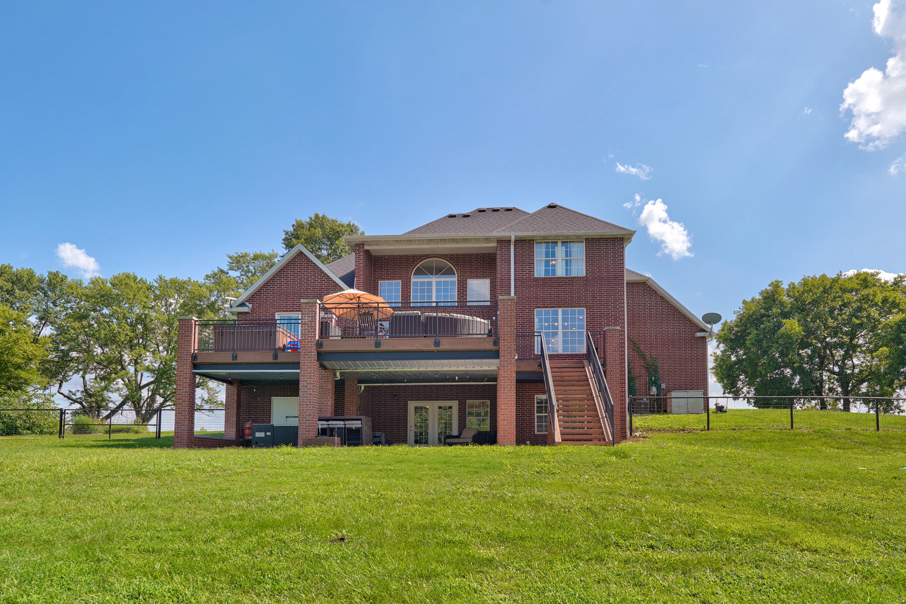 main property photo 45
