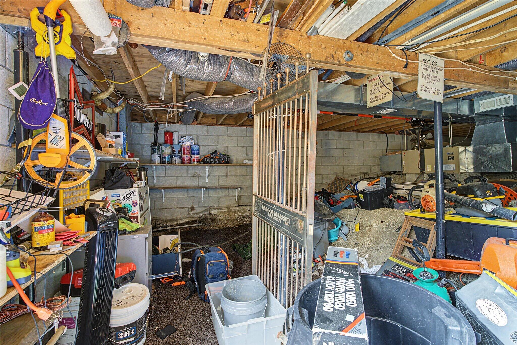 main property photo 28