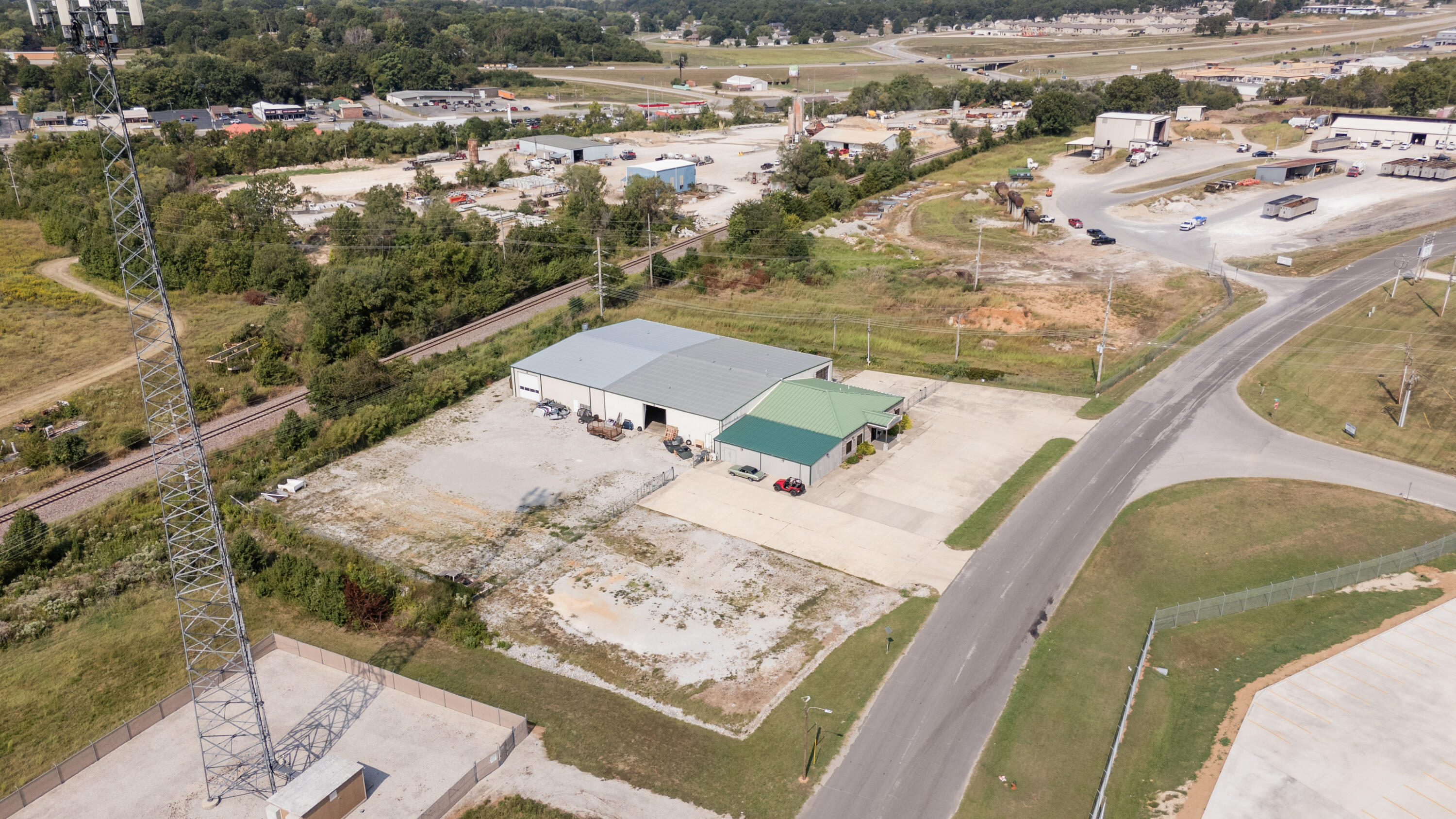 main property photo 32
