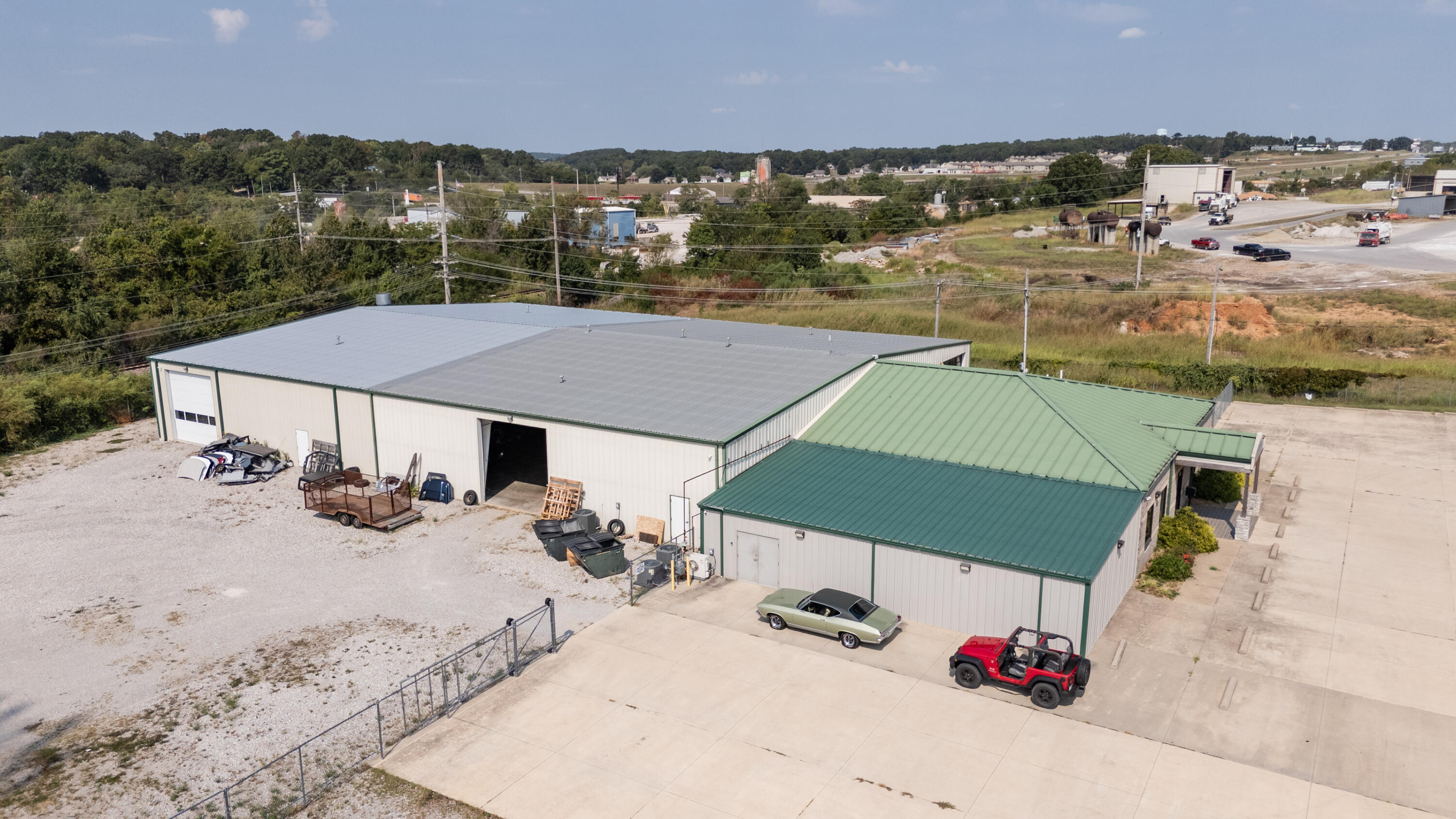 main property photo 33