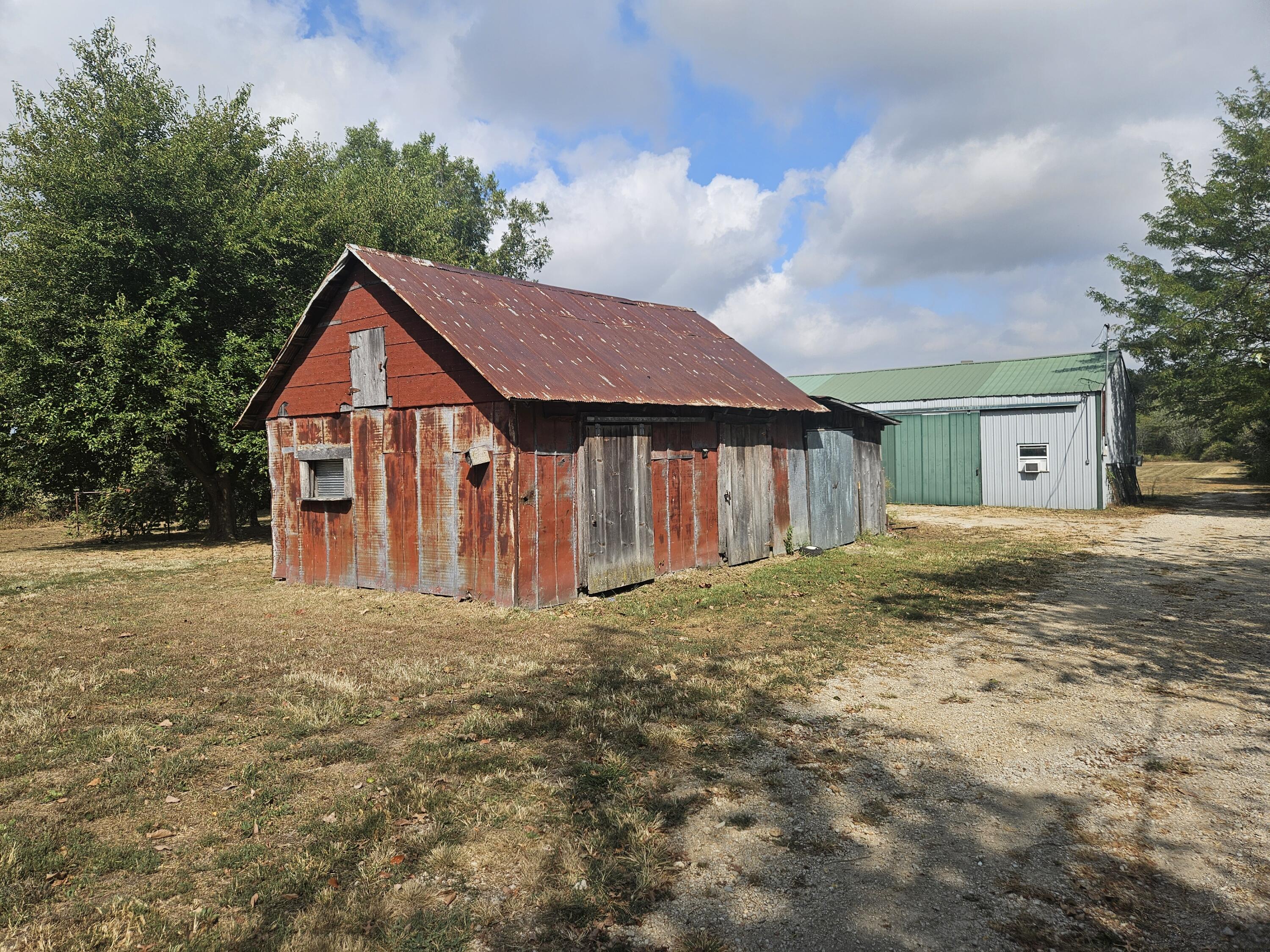 main property photo 28